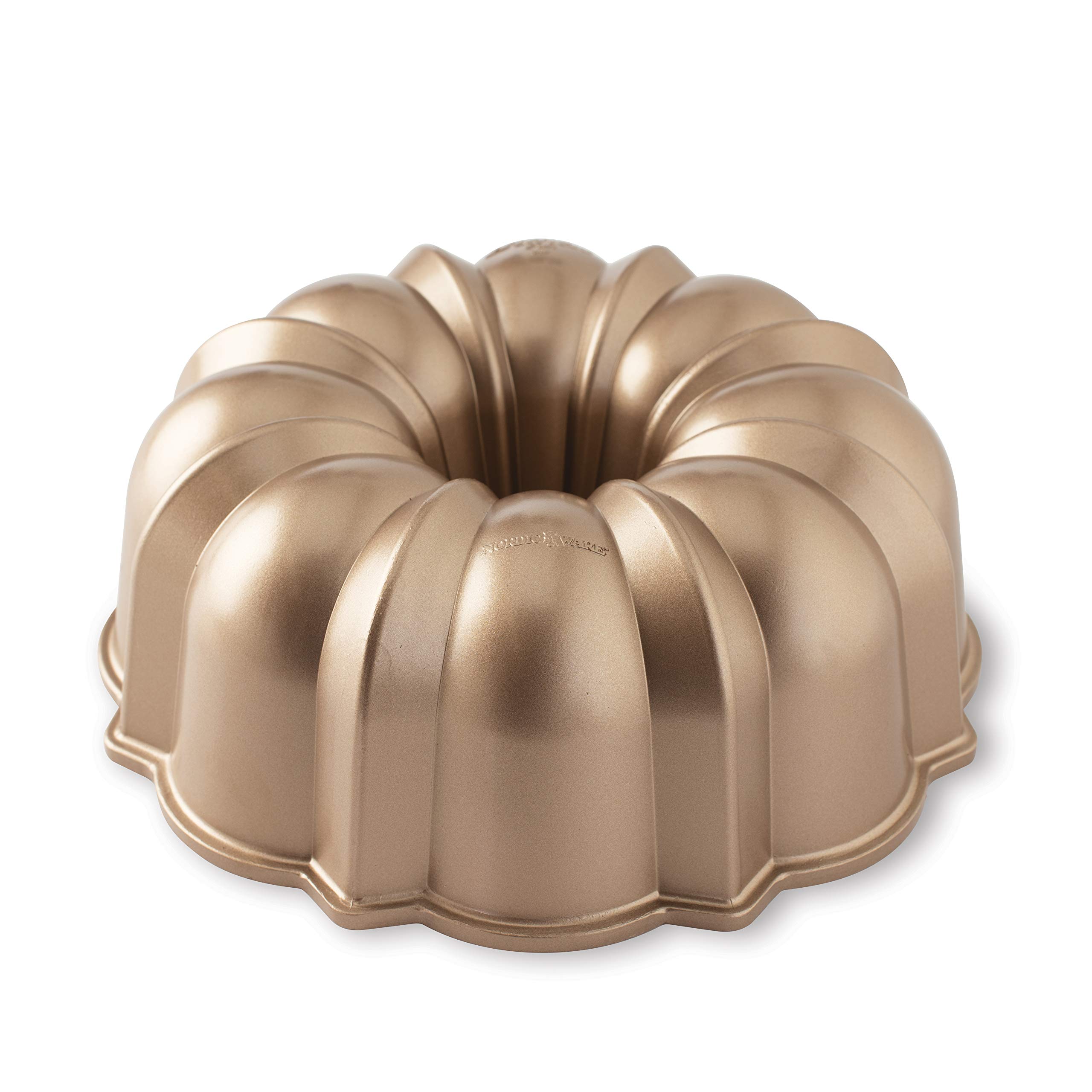 Nordic Ware Original 12-Cup Bundt Pan, Original Cast Aluminium Bundt Tin, Bundt Cake Tin with Fluted Pattern, Cake Mould Made in the USA, Colour: Toffee