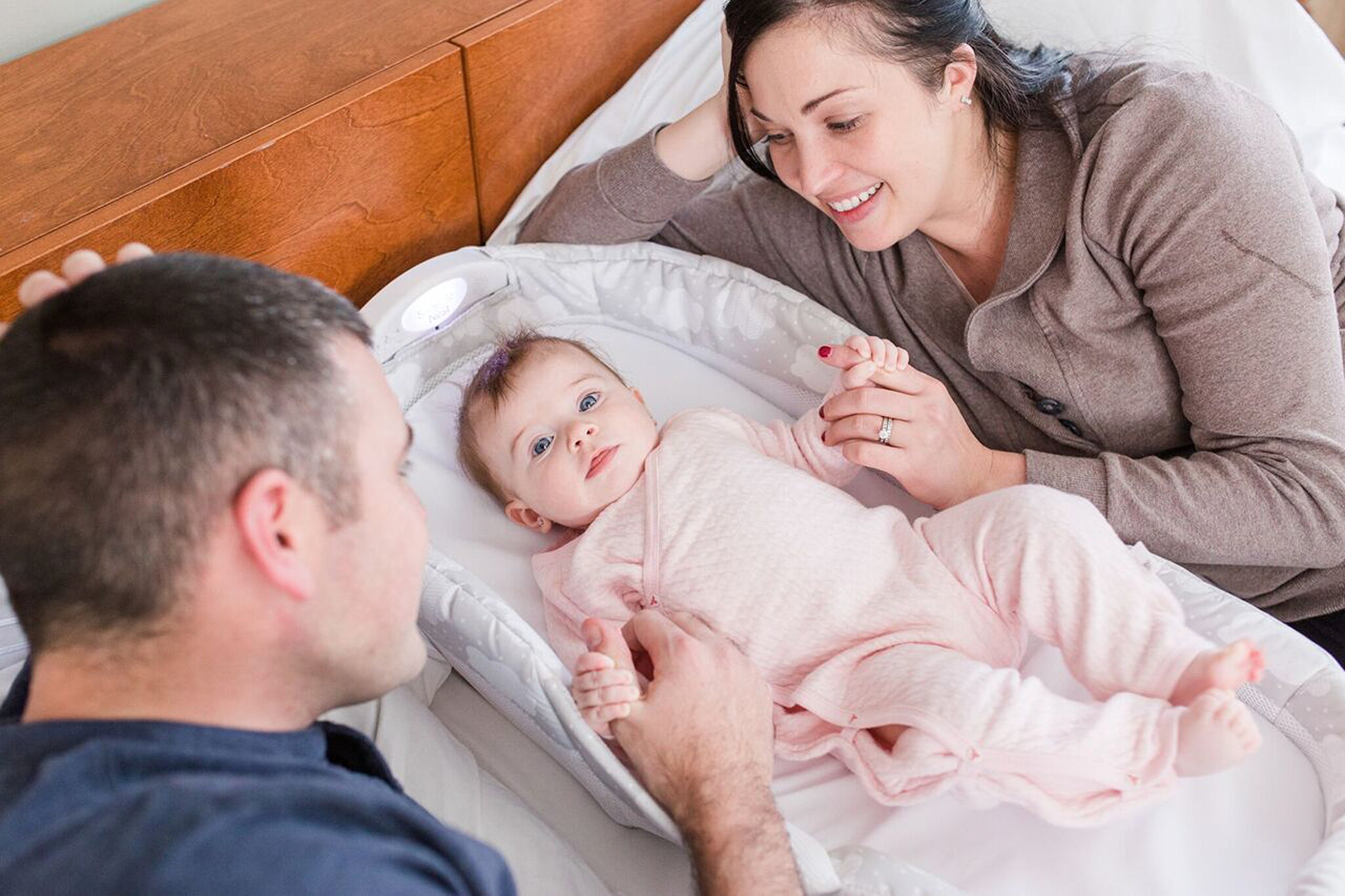 Baby Delight Snuggle Nest Harmony Infant Sleeper/Baby Bed with Incline