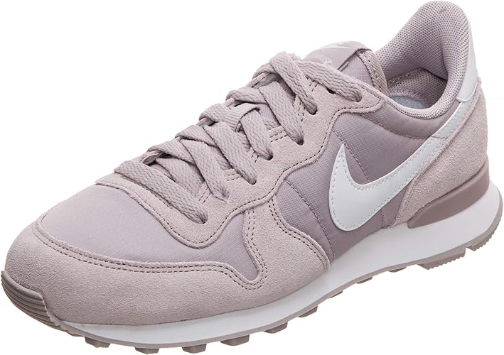 nike internationalist 42.5