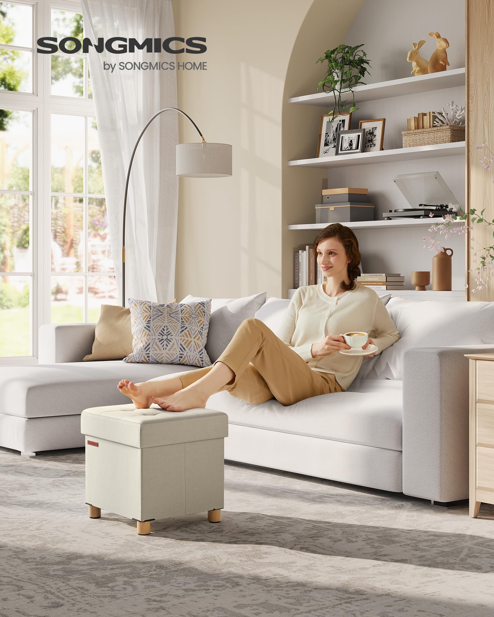 SONGMICS Sitzhocker mit Stauraum, kleine klappbare Sitzbank, 38 x 38 cm Fußbank, Aufbewahrungsbox, bis 300 kg belastbar, für Wohnzimmer Schlafzimmer Schlafsaal, cremeweiß LSF014W11 2