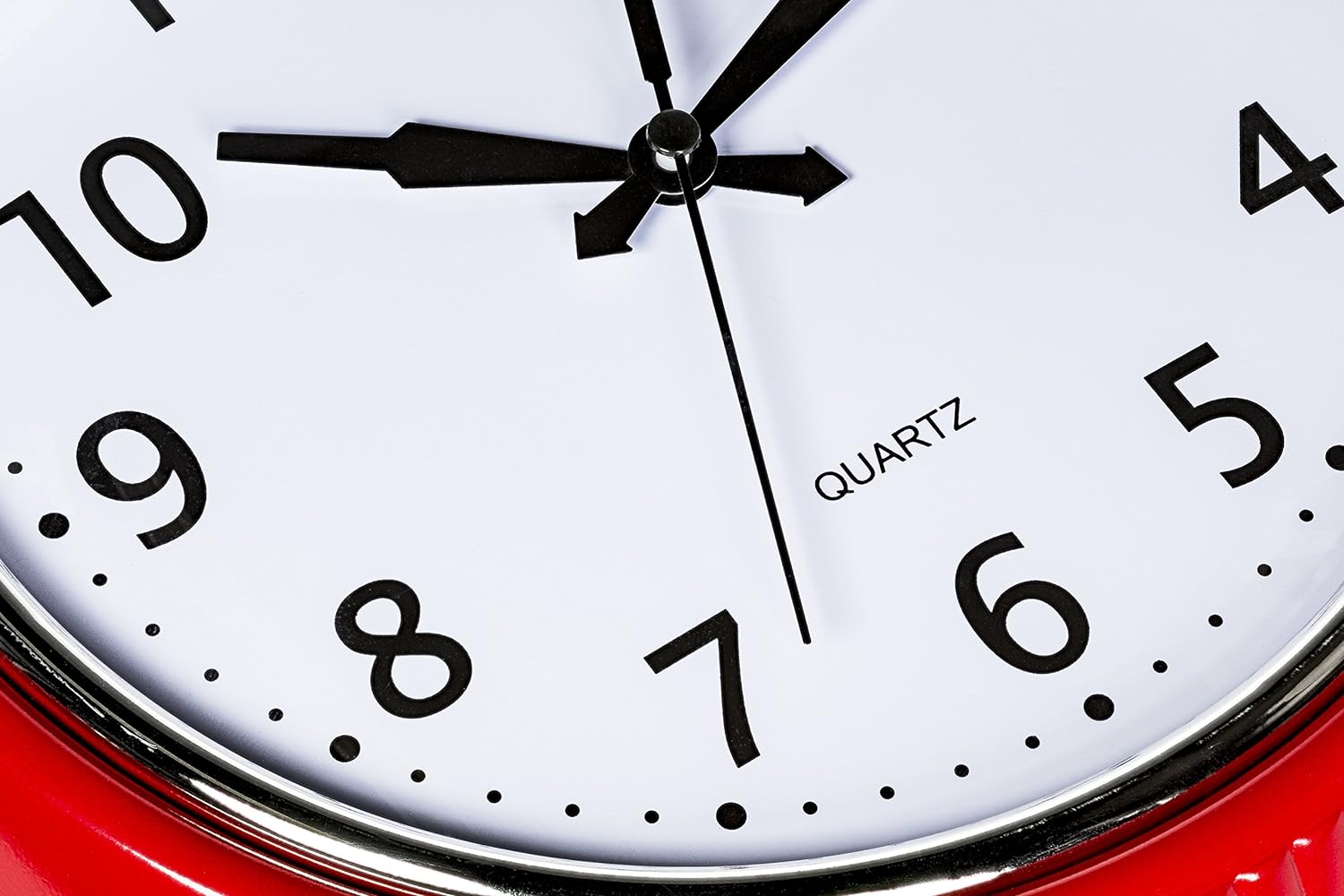 Bernhard Products Retro Wall Clock 9.5 Inch Red Kitchen 50's Vintage Design Round Silent Non Ticking Battery Operated Quality Quartz Clock: Home & Kitchen