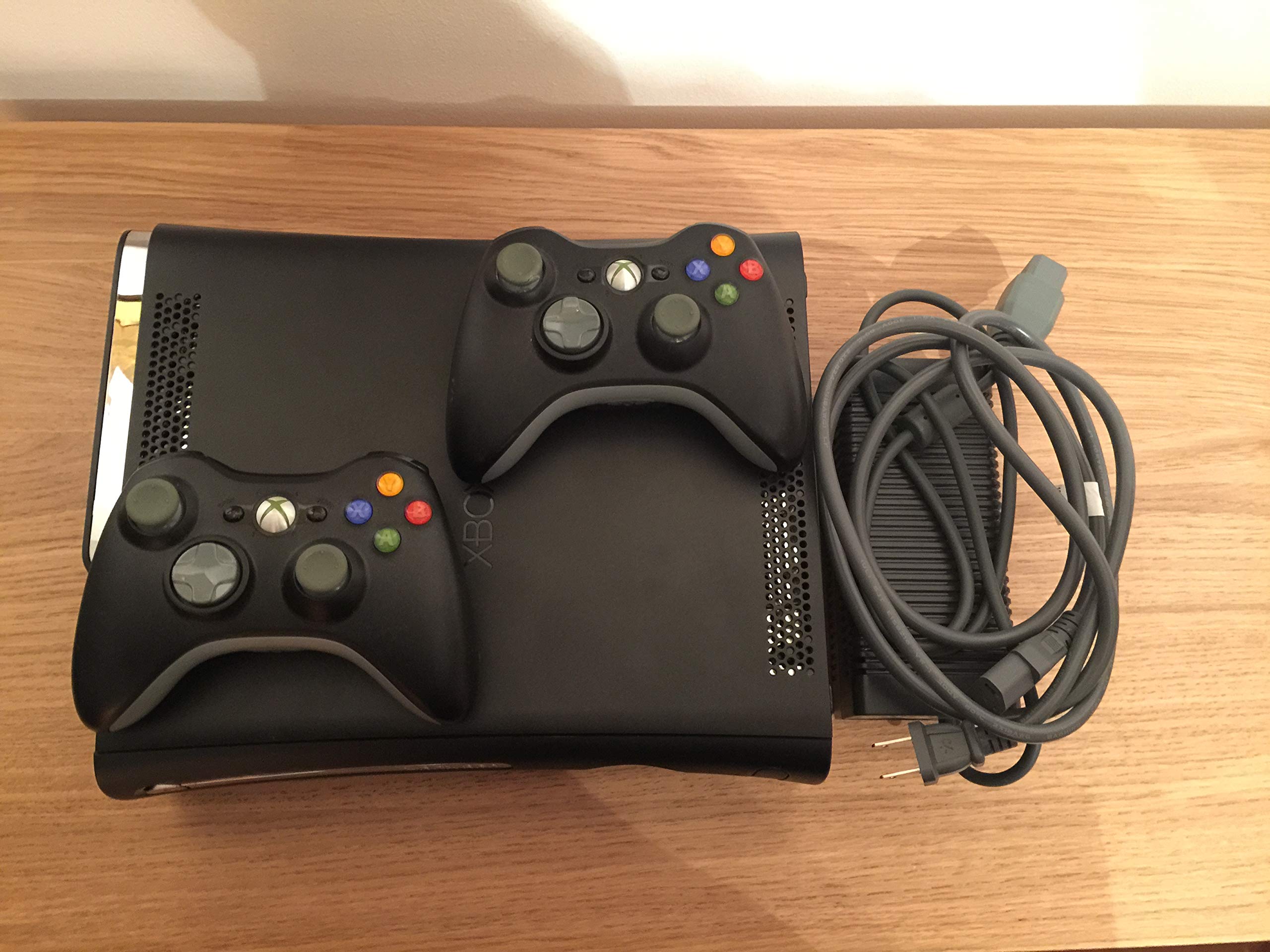 Mua Microsoft Xbox 360 Elite 120GB Console Bundle trên Amazon Mỹ chính