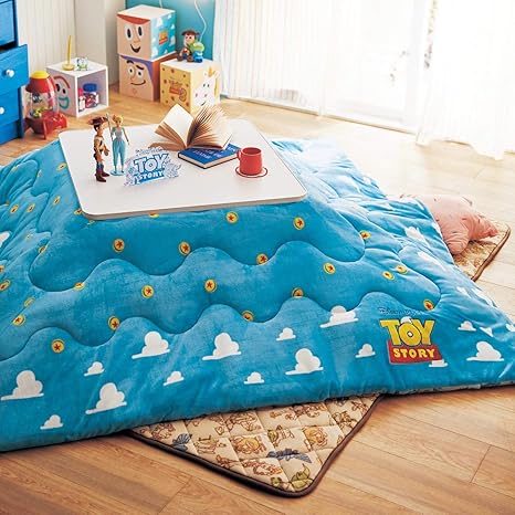 Amazon ベルメゾン ディズニー こたつ布団 掛け布団単品 トイ ストーリー 正方形 こたつ布団 オンライン通販