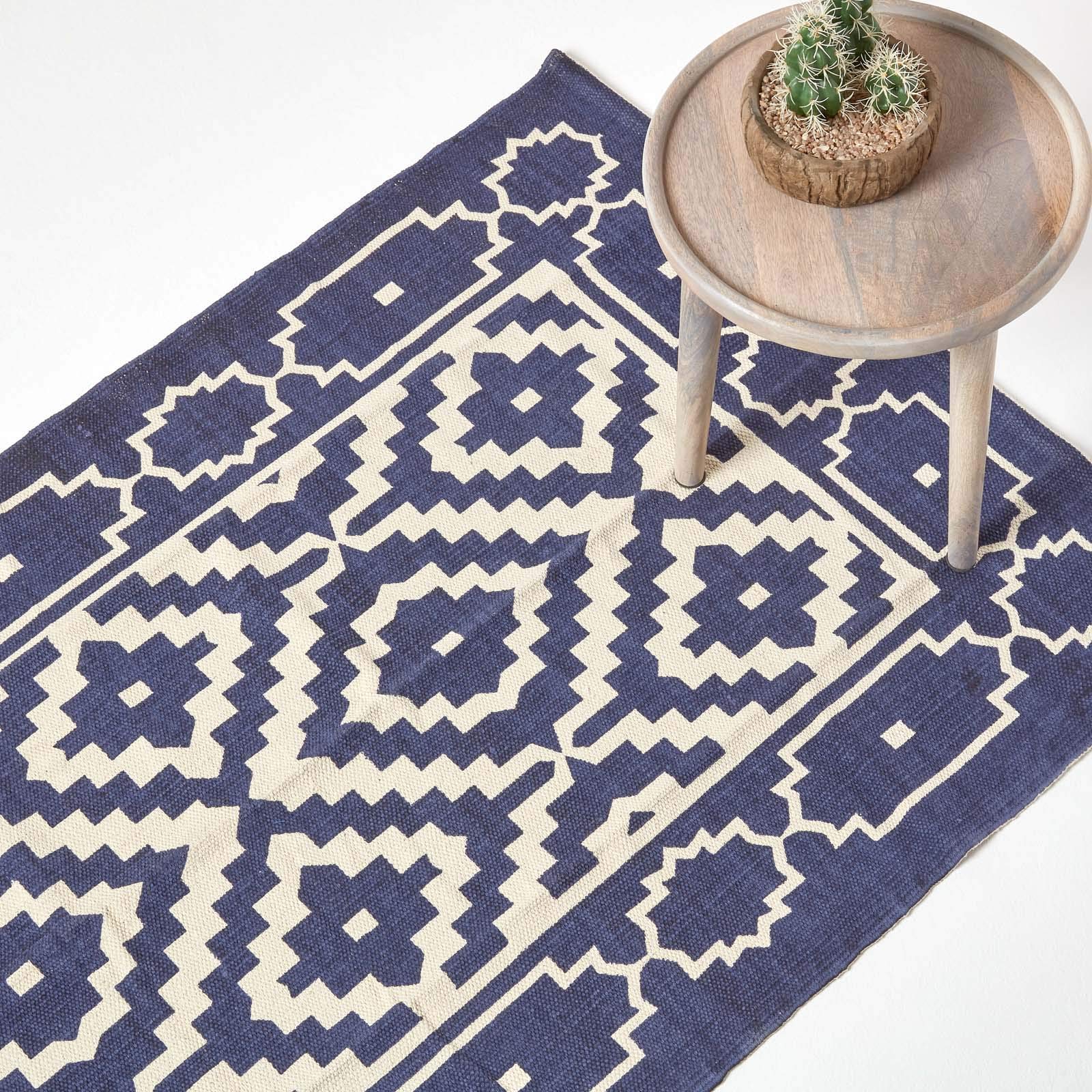 HOMESCAPES Geometric Printed Rug 'Halmstad' Blue & White 100% Cotton Rug, 90 x 150 cm
