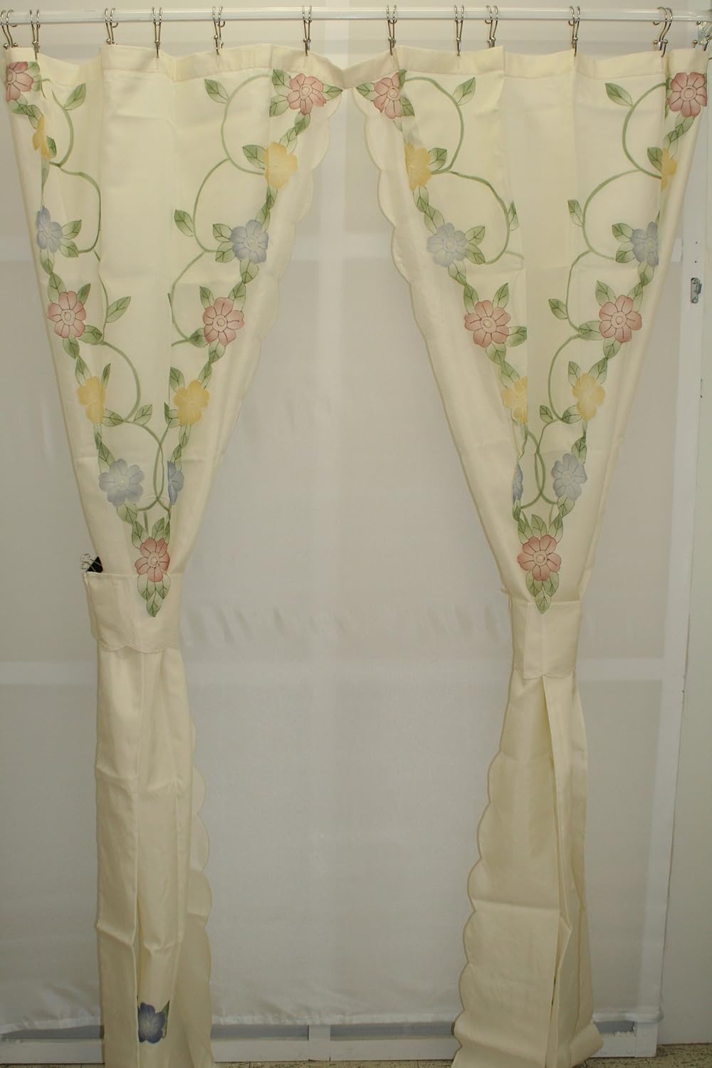 Amazon Com Cascade Floral Split Shower Curtain With Tiebacks Ecru