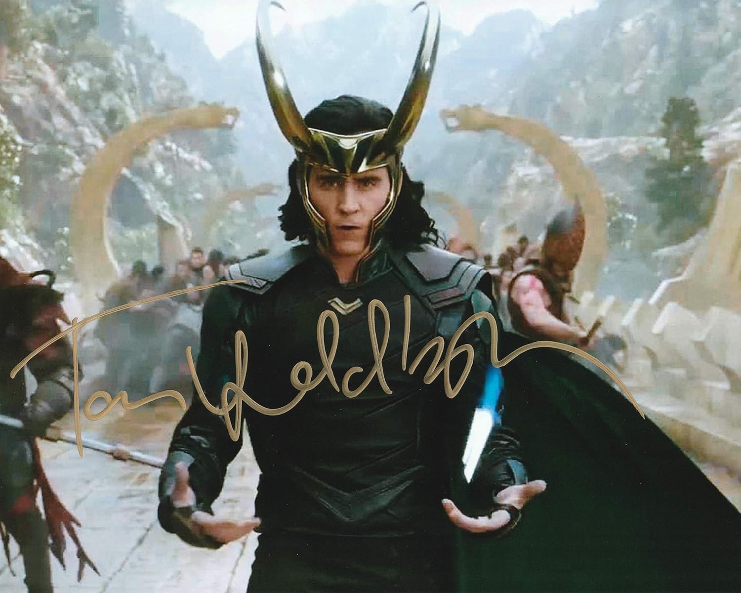 ロキ トムヒドルストン マーベル B07q5vv3jx グッズ 映画 オートグラフ フレーム別 バトルロイヤル 直筆サイン入り写真 マイティソー ブロマイド アイドル芸能人グッズ 喜ばれる誕生日プレゼント