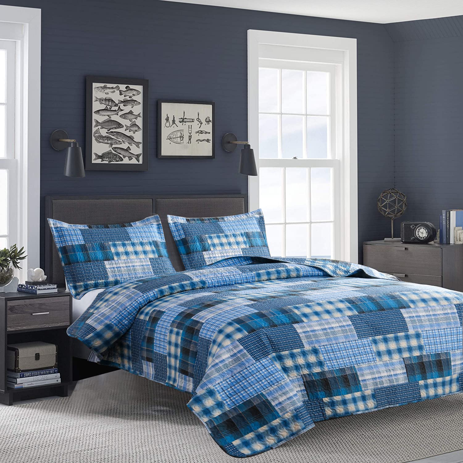 Photo 1 of Quilt Set Queen Size Bedspread Coverlet Blue Plaid Patchwork Quilt Bedding Mens Boys Quilts Queen Bed Home Reversible Quilt Bedspread Lightweight Coverlet Soft Microfibers Quilt Set All Season