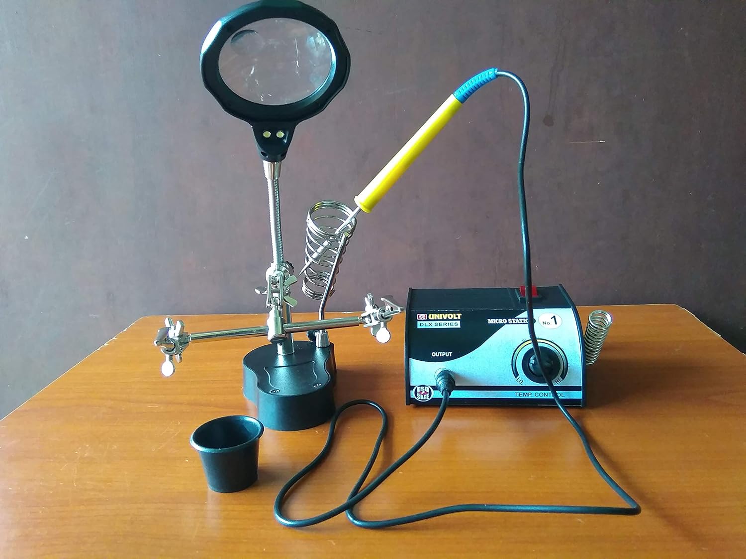 UNS EduTech SMD Micro Chip Soldering Station Kit With Adjustable