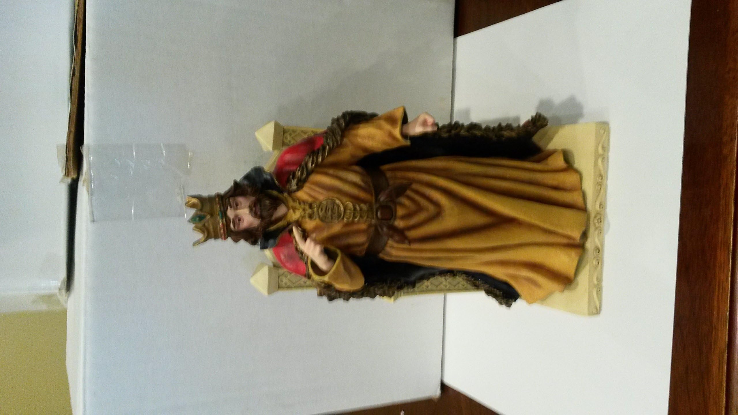 King Arthur collectible statue by Tudor Mint Land of the Dragons series K057