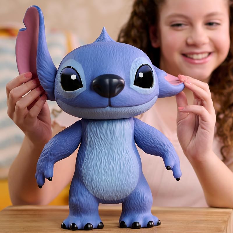 Disney Stitch Live-Action 35,6 cm große Larger Than Life Vinylfigur, 3 Artikulationspunkte für Spiel und Display, bewegliche Figur, Kinderspielzeug ab 3 Jahren