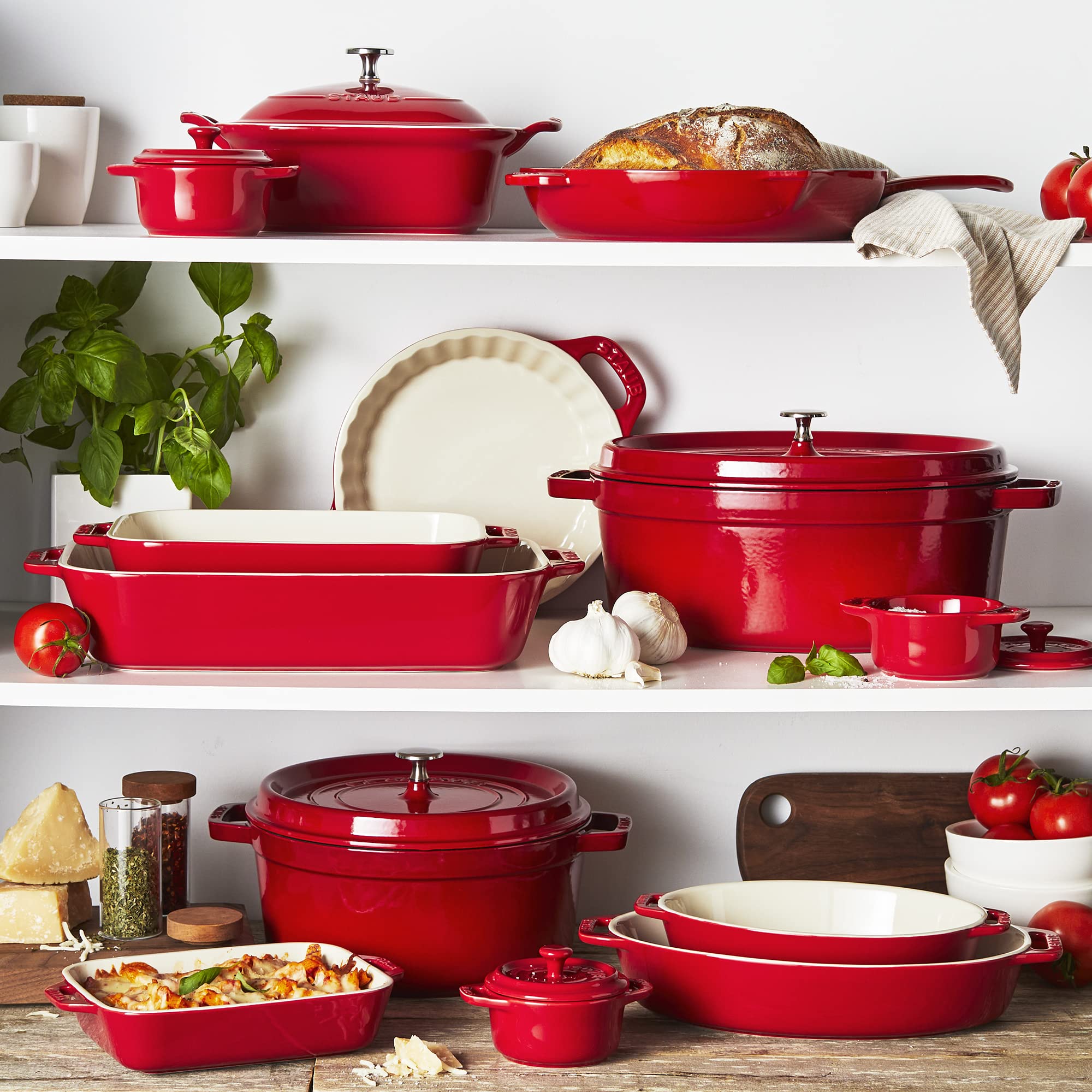 STAUB Ceramic Bakeware-Pie-Pans Dish, 9-inch, Cherry