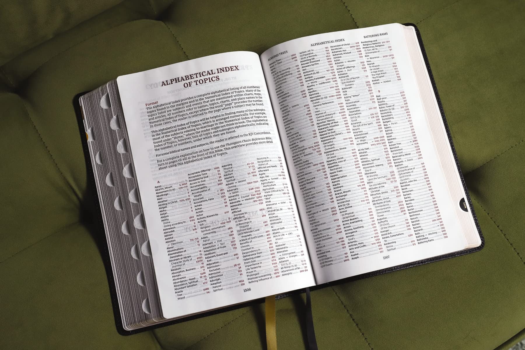 KJV, Thompson Chain-Reference Bible, Large Print, Bonded Leather, Black, Red Letter, Thumb Indexed, Comfort Print KJV, Thompson Chain-Reference Bible, Large Print, Bonded Leather, Black, Red Letter, Thumb Indexed, Comfort Print Bonded Leather