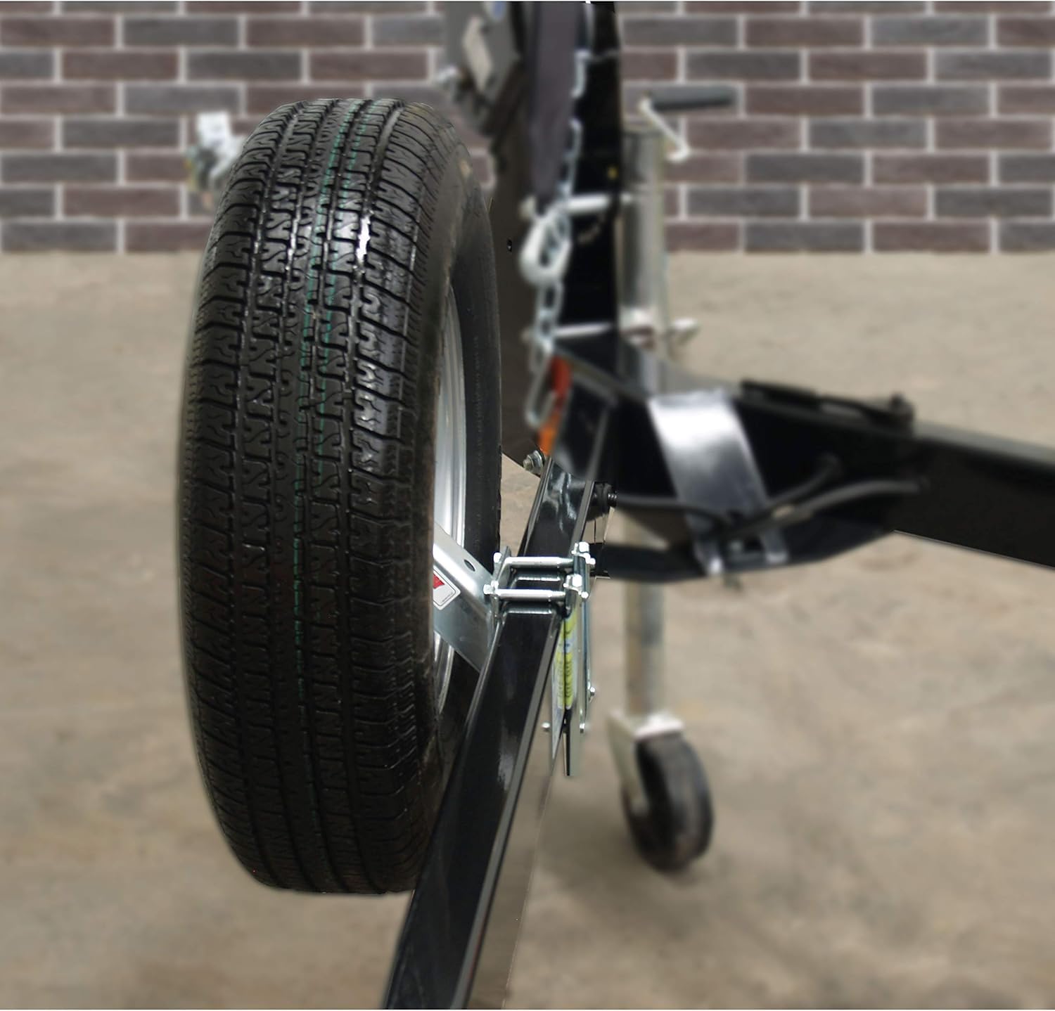 Extreme Max 3004.4553 Economy Spare Tire Carrier: Automotive