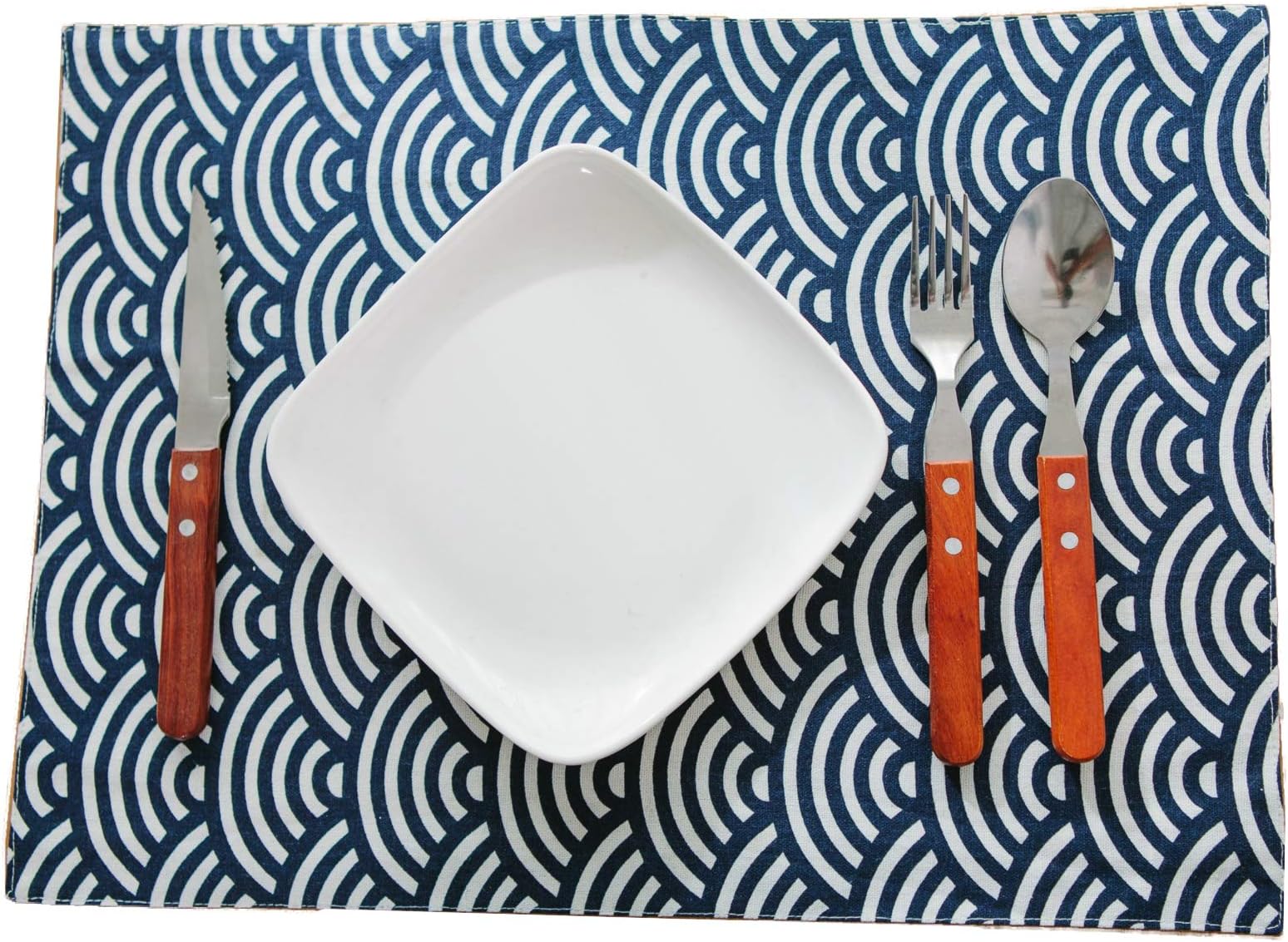 YAONAI Japanese-Style Linen Placemats, Fish Scale Pattern, Heat Insulation Stain Resistant Place Mats, Washable Table Mats for Dining Room Kitchen Decor,set of 4