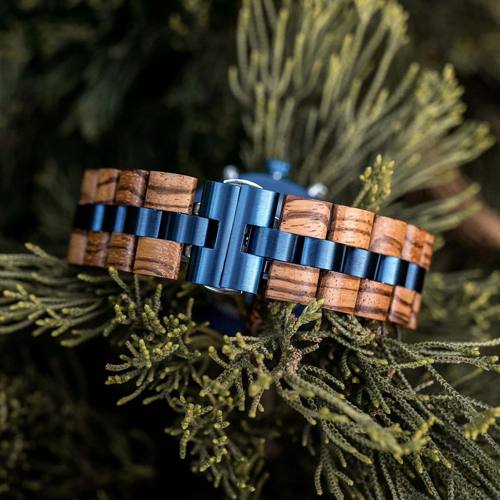 BOBO BIRD Men's Quartz Wooden Watch Stainless Steel Red Sandalwood Alloy Wooden Watch for Men Classic Function Wrist Watch Chronograph Luminous Hands Day and Night Date Display, blue, Classic