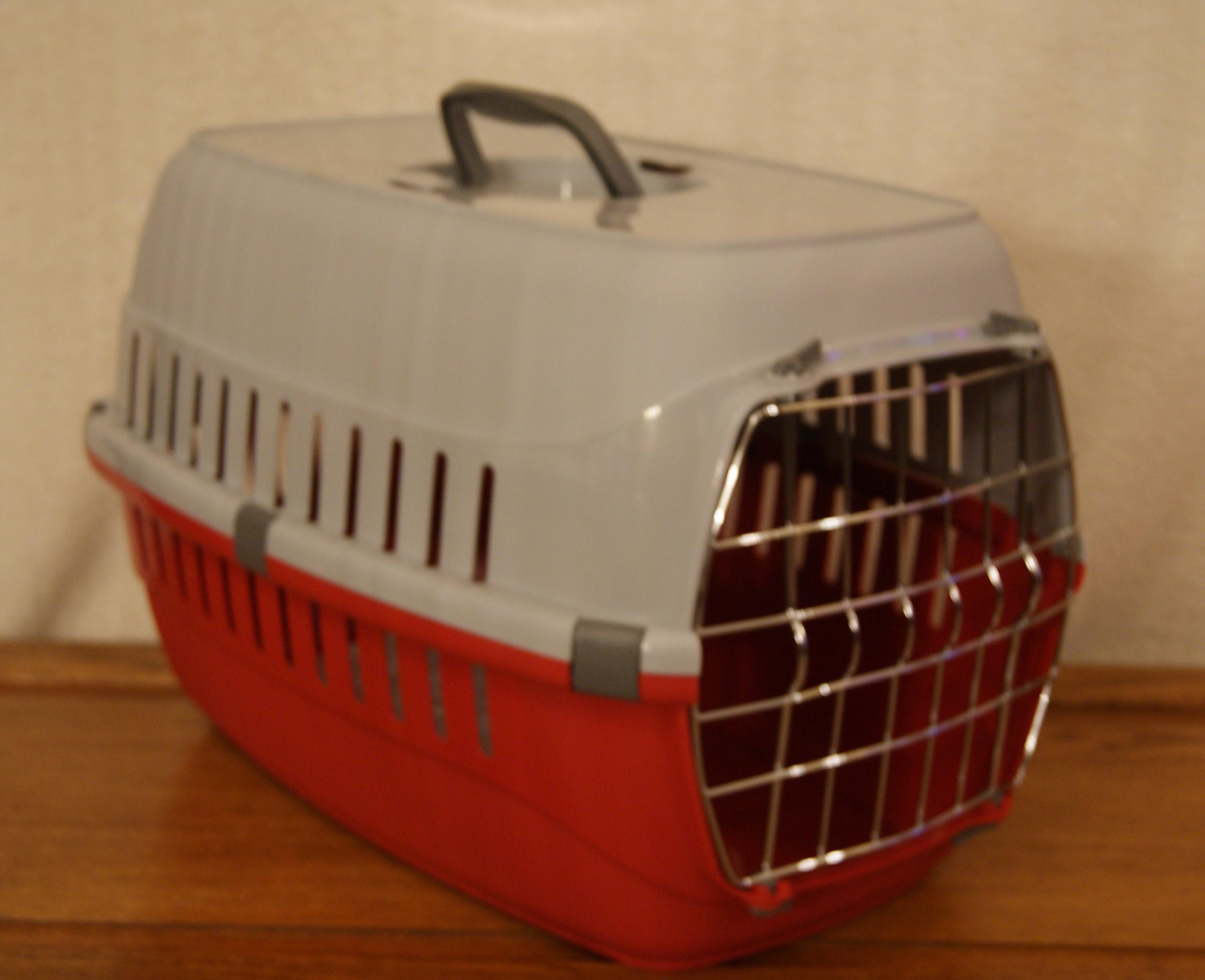 Medium Red Grey Portable Travel Pet Cat Dog Puppy Carrier Basket Cage Kennel Box Vet Carrier W/Door (Length 48cm x Width 30cm x Height 32cm approx)