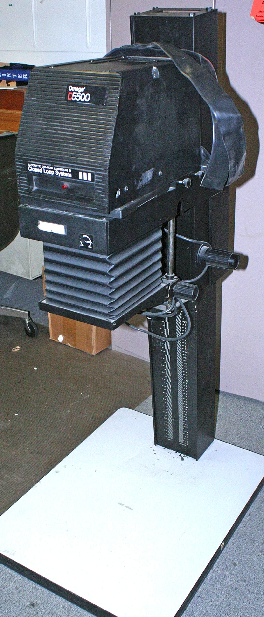 Omega D5500 Photo Enlarger//Darkroom Accessories//Film Photography