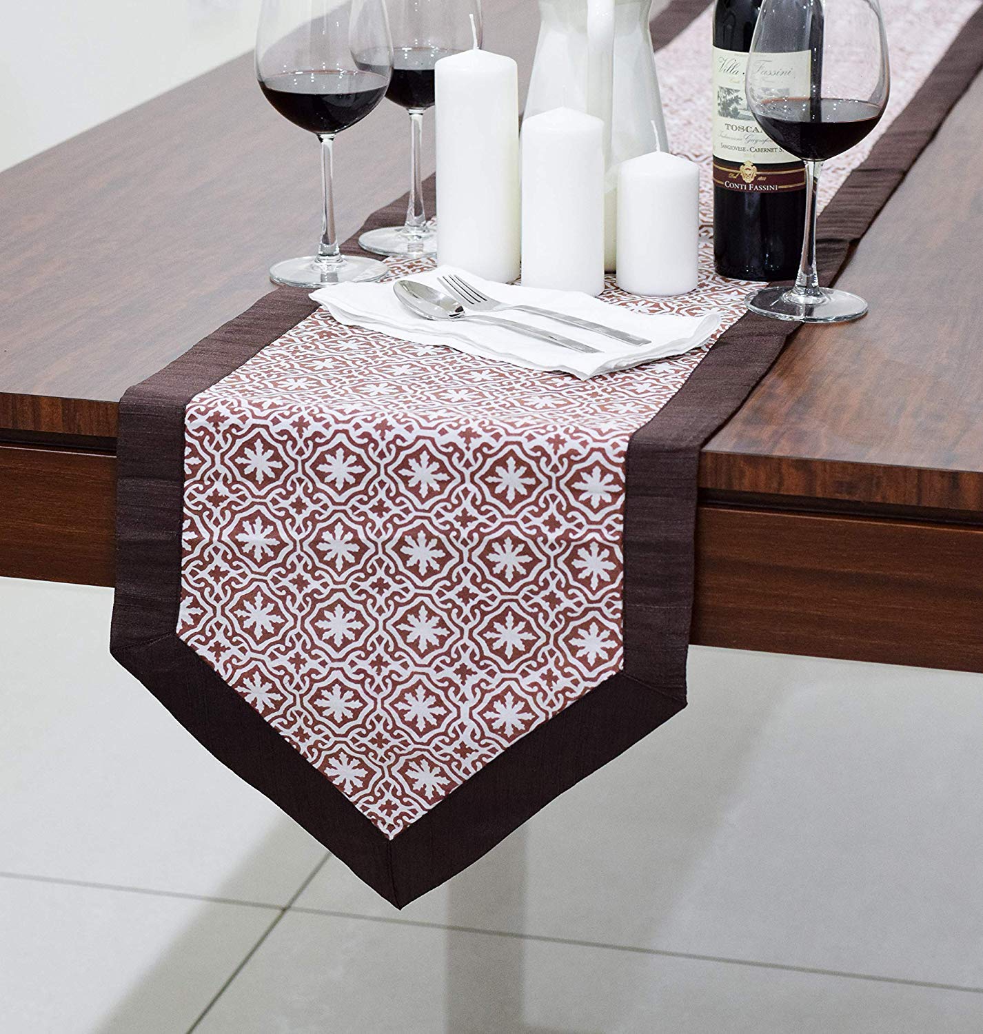 Best 90′ brown table runner