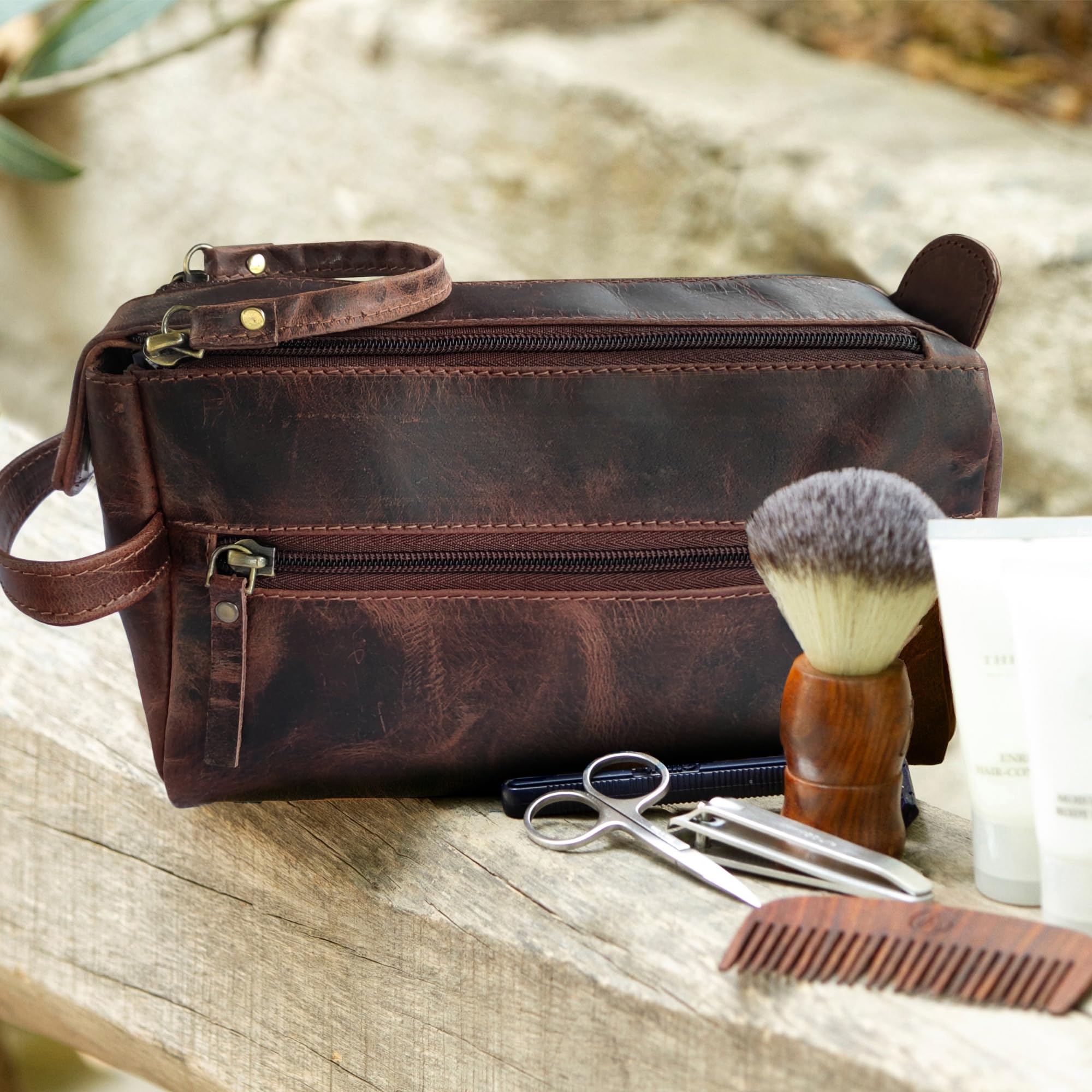 RUSTIC TOWN Buffalo Leather Toiletry Bag : Vintage Travel Shaving & Ditty Kit : for Toiletries, Cosmetics & More : Spacious Interior & Waterproof Lining : Compact, Fits Easily in Luggage