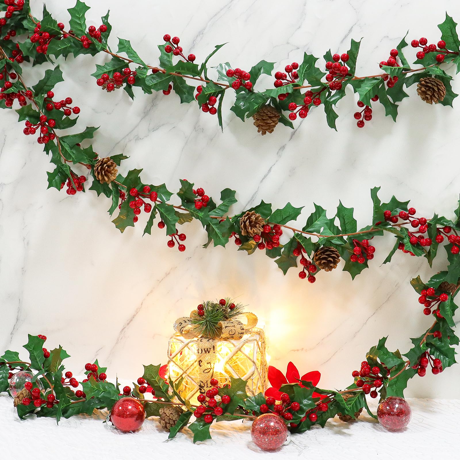 Dremisland 2PCS Christmas Garland Artificial Plants Christmas Table Garland with Red Berries Pine Cone Holly Garland Xmas Wreath Fake Vine Christmas Decorations for Fireplace Gate Indoor Outdoor