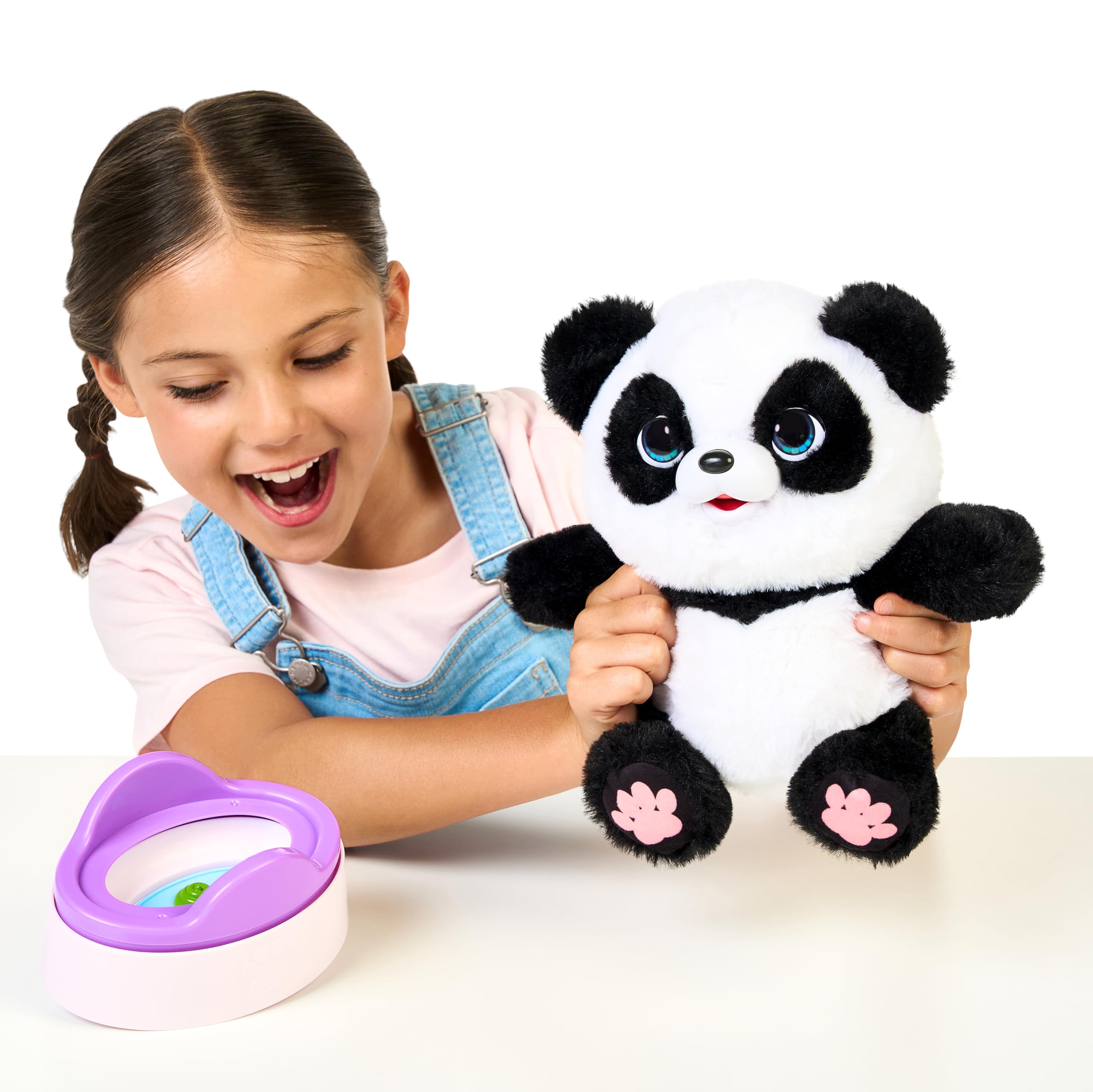 Little Live Pets My Baby Panda ChuChu | Interaktives Haustier mit über 50 Geräuschen & Reaktionen. Strampelt, geht aufs Töpfchen, lacht & mehr. Immer Wieder Spielen. Geschenk für Kinder 7