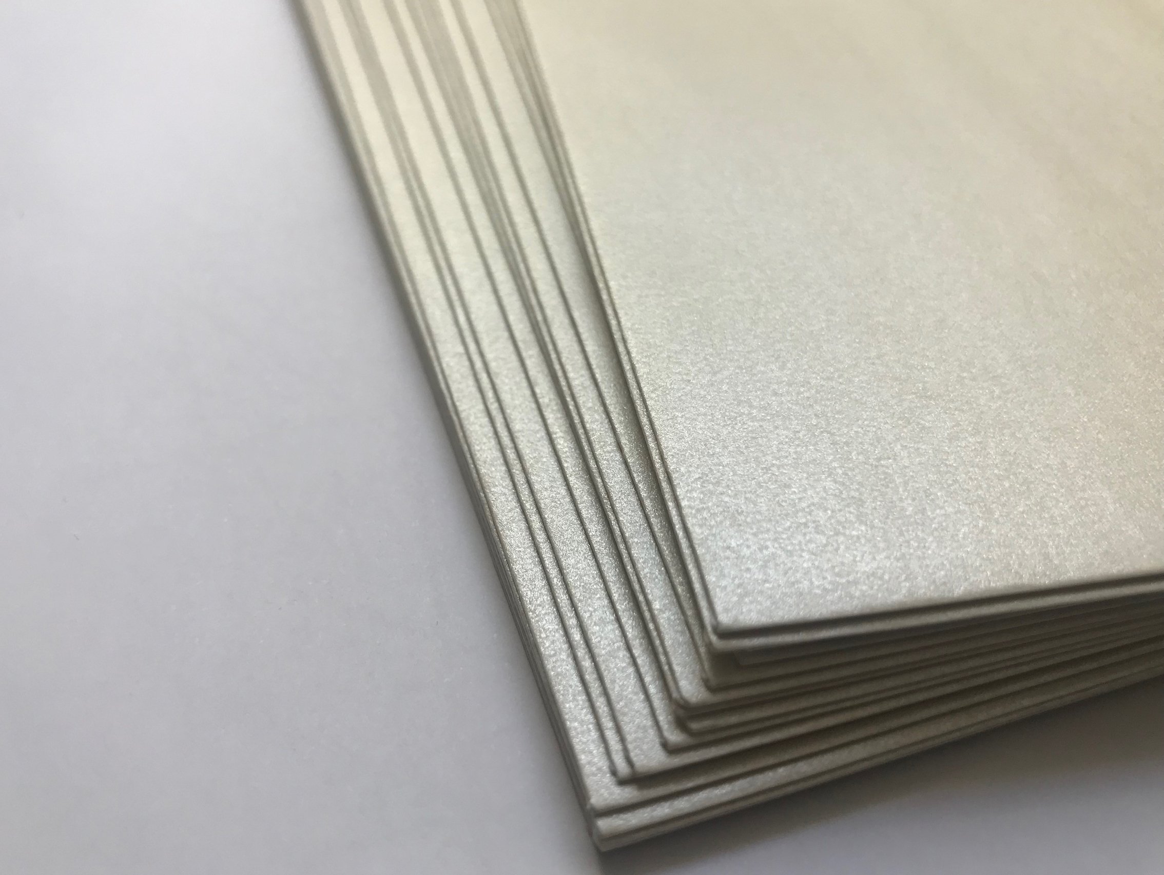 25 White Pearl Square Envelopes 17 x 17 cm Peel and Seal Premium 100 gsm