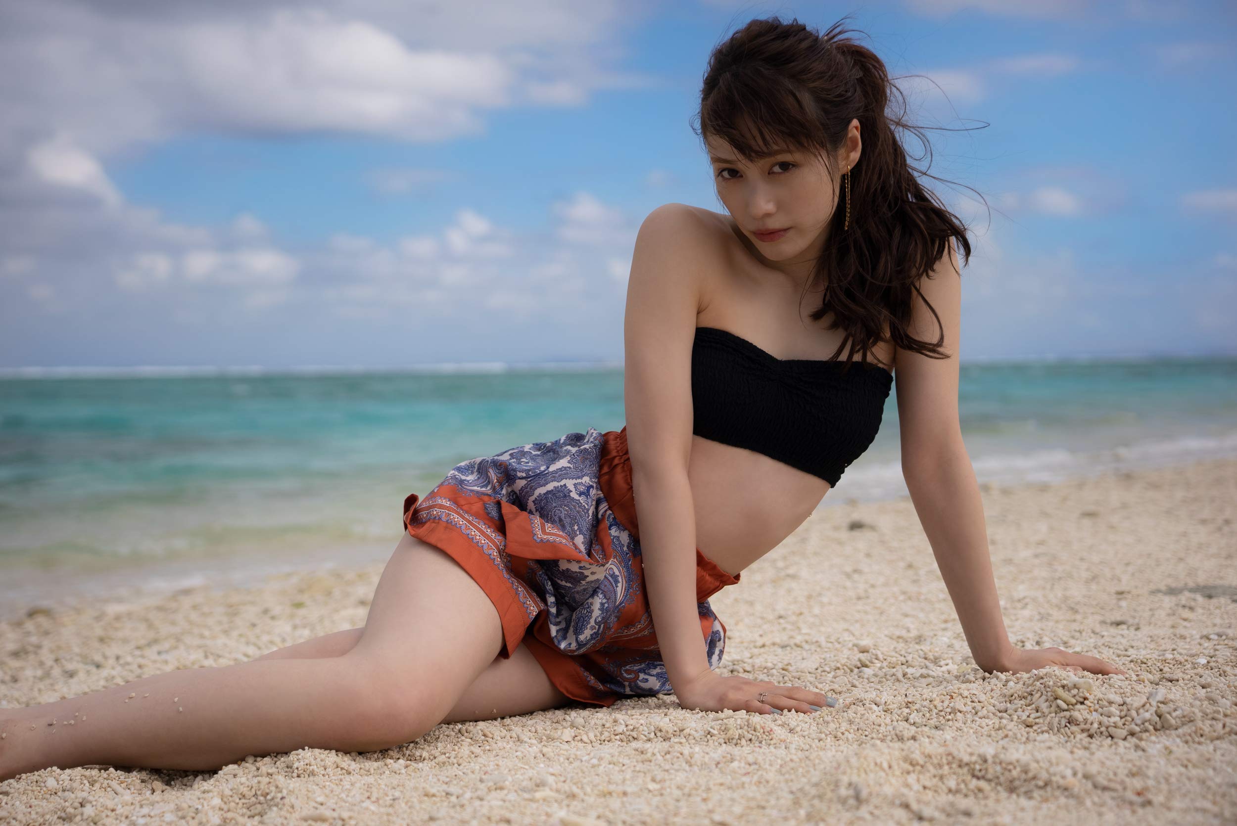 中村ゆりか 1st写真集 Over The Moon Amazon Com Books