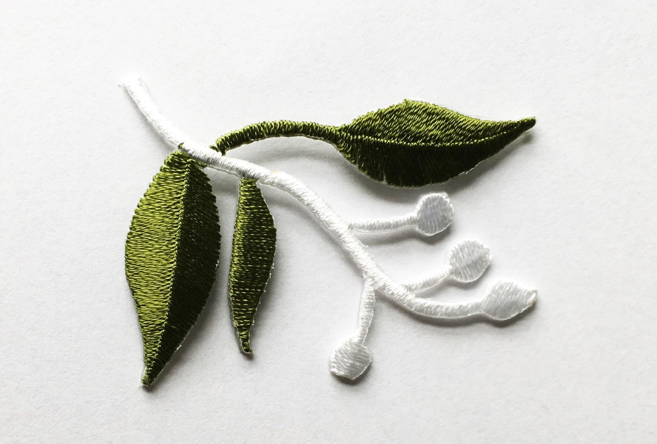 Sew on & iron on patches(small art leaf- green)