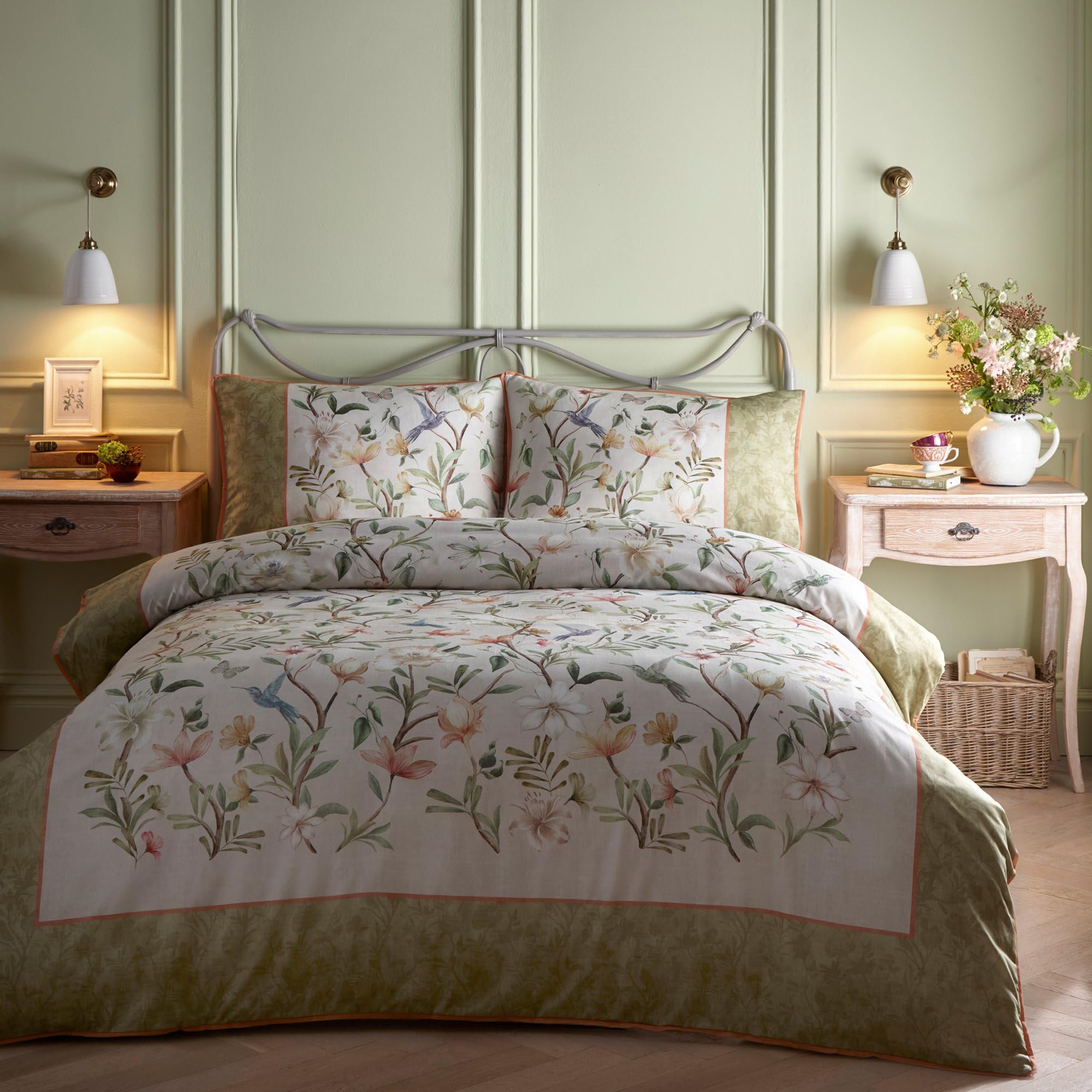 Appletree - Sage Green Floral & Humming Birds Duvet Cover - Super King Bedding Size (260 x 220cm) - 200 Thread Count - 100% Cotton Sateen - 2 Pillowcases - Green Floral Bedding with Birds