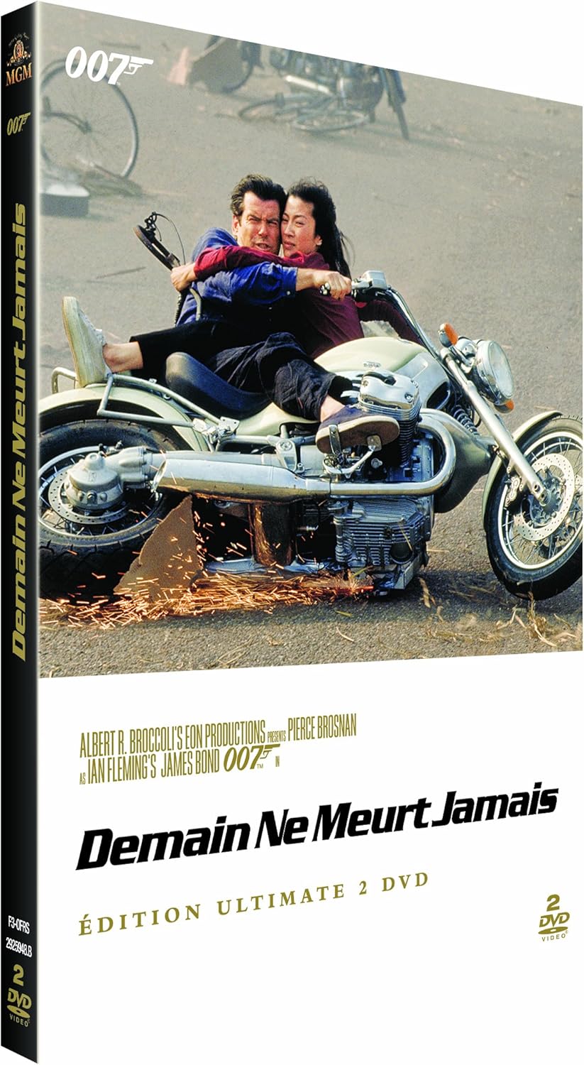 Demain Ne Meurt Jamais Ultimate Edition Amazon Fr Pierce Brosnan Jonathan Pryce Michelle Yeoh Teri Hatcher Joe Don Baker Judi Dench Roger Spottiswoode Pierce Brosnan Jonathan Pryce Dvd Blu Ray
