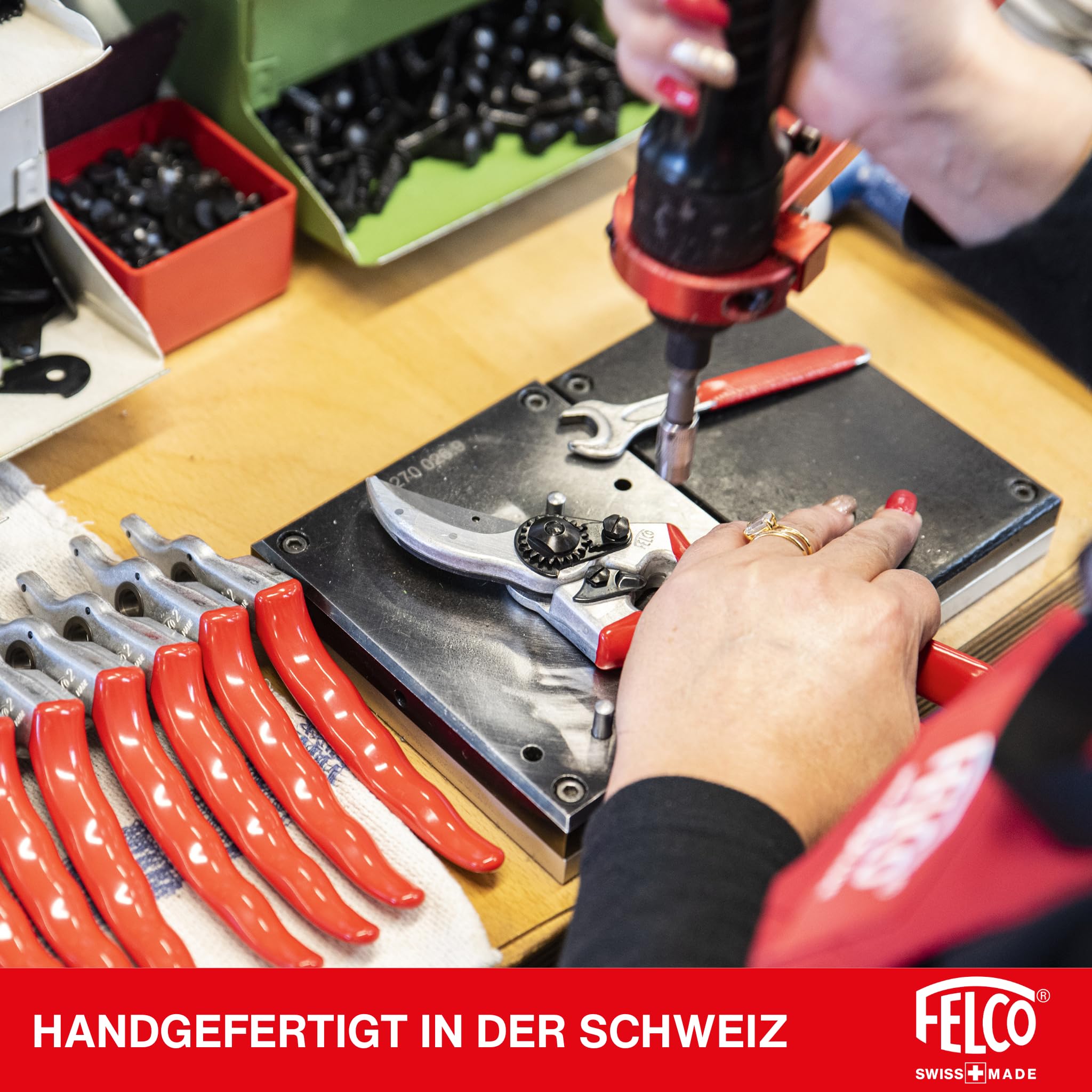 FELCO 6 kompakte Bypass-Baum-, Reb- und Gartenschere für mittelgroße Hände, für Rechtshänder, gehärtete Stahlklinge, Griff aus geschmiedetem Aluminium, ergonomischer Schneidkopf, Swiss Made Qualität 8