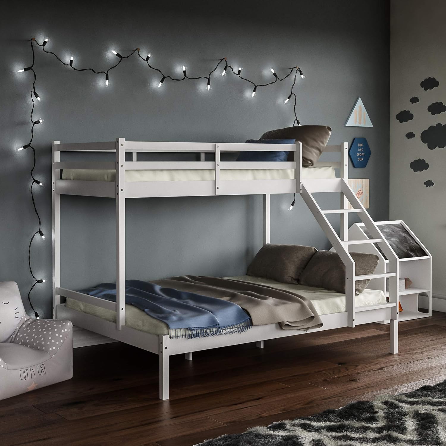 Vida Designs Sydney Triple Bunk Bed, Three Sleeper, Solid Pine Wood Frame, Kids Children, Double 4 Foot 6, Single 3 Foot, White