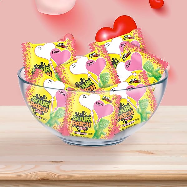SOUR PATCH KIDS WATERMELON SOFT & CHEWY VALENTINE’S DAY CANDY, 20 SNACK PACKS