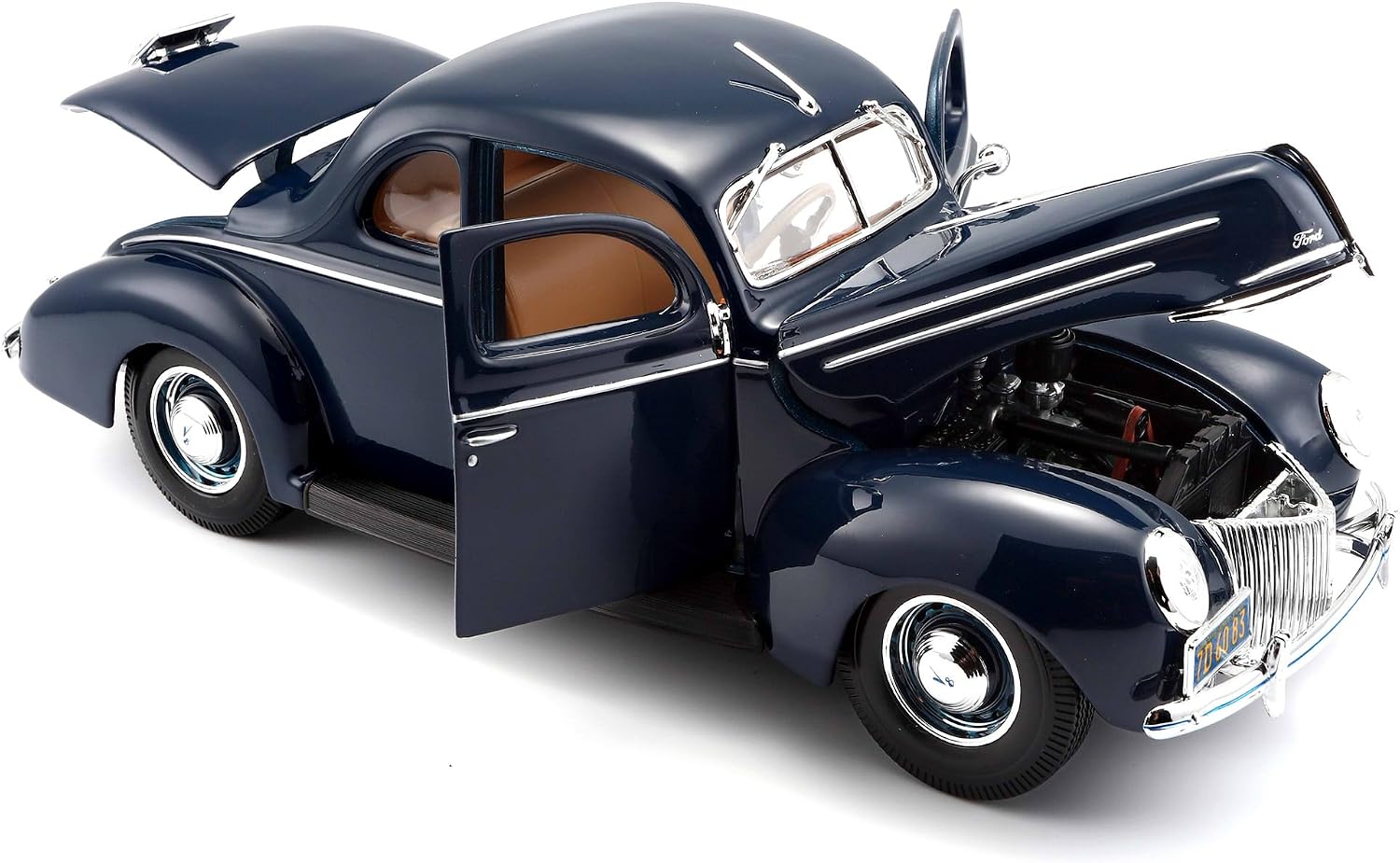 Maisto 1:18 Scale Ford Deluxe Coupe 39 Model Car (Blue) - Image 3