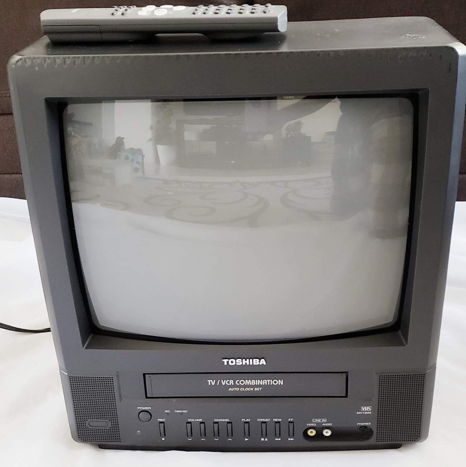 Toshiba Mv13m3 Tv Vcr Kombi Mit 12 Disney Vhs Filmen Amazon De Heimkino Tv Video