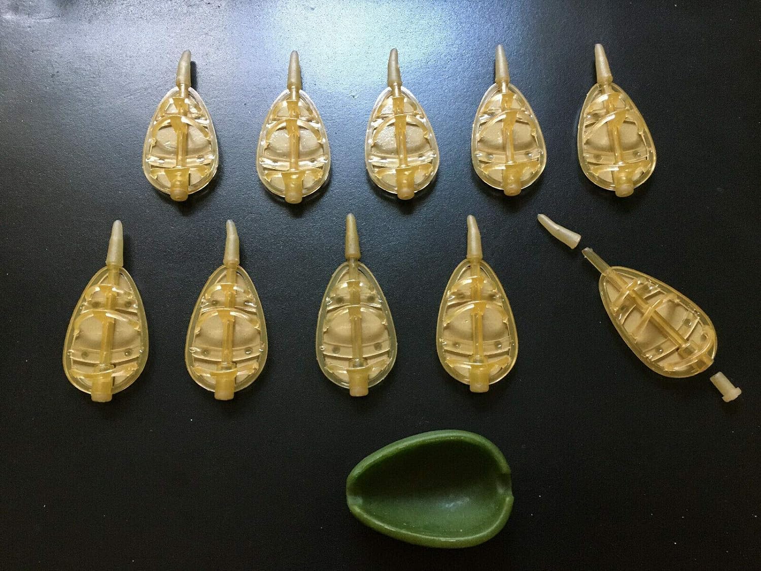 Pack of 10 X 50 Gram INLINE METHOD FEEDERS + MOULD. Carp and Coarse fishing tackle