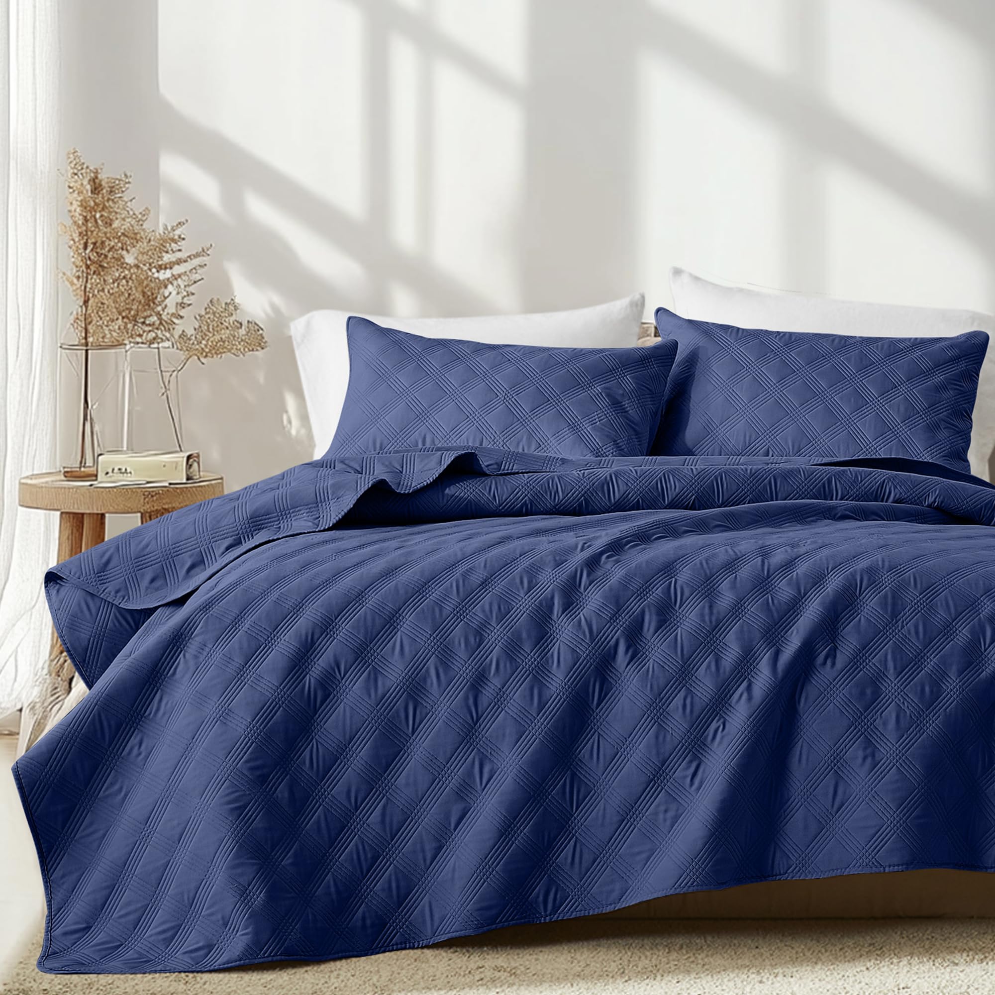 Photo 1 of inron Quilt Set Queen Size, Navy Blue Microfiber Ultrasonic Full Bedspreads, Lightweight Breathable Coverlet, Modern Geometric Pattern Thin Bedding Set for All Season (1 Quilt, 2 Pillow Shams)