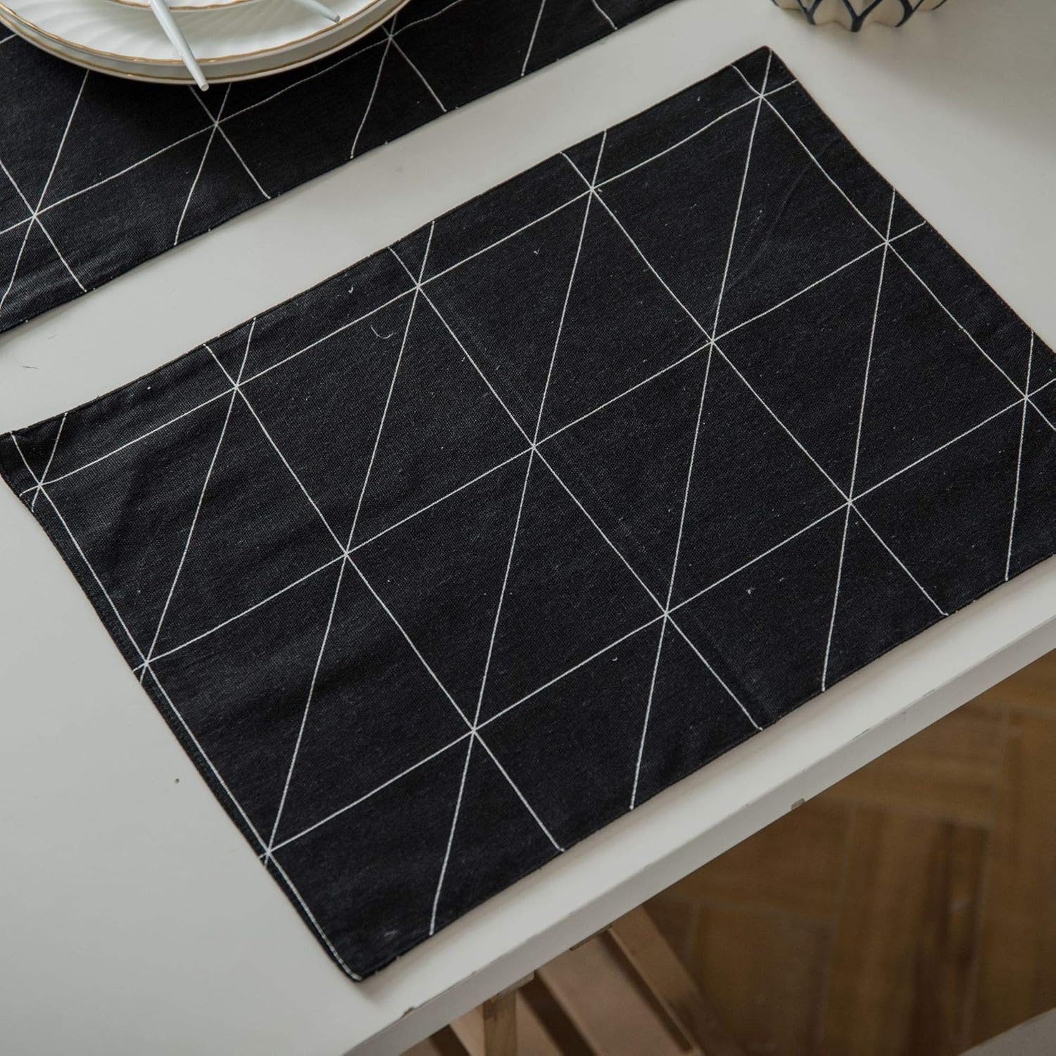 Qinqin666 4PCS Black and White Geometric Doublelayer Placemat Table