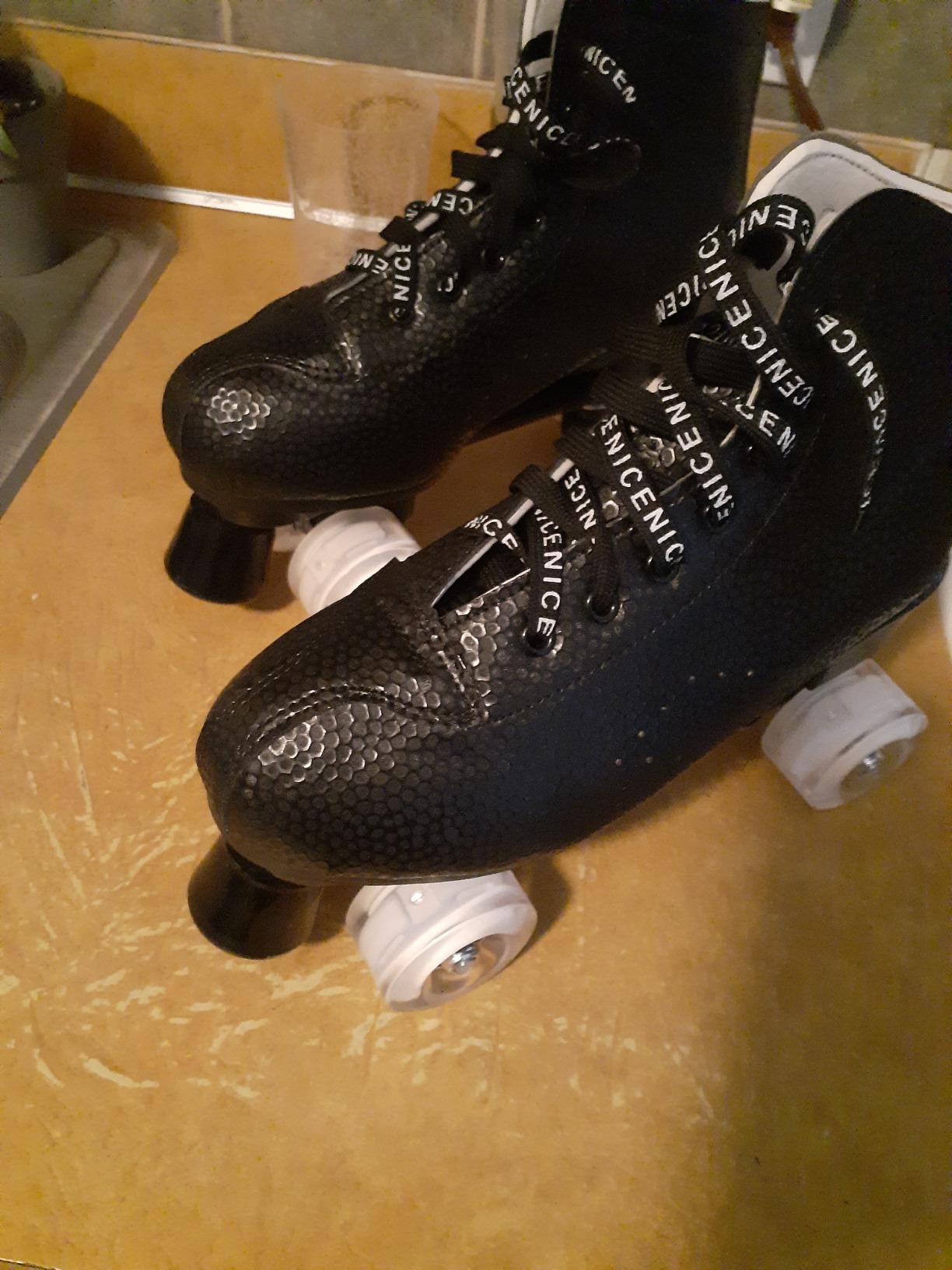 12/mo Finance Women's Quad Roller Skates Indoor Outdoor Speed Skate