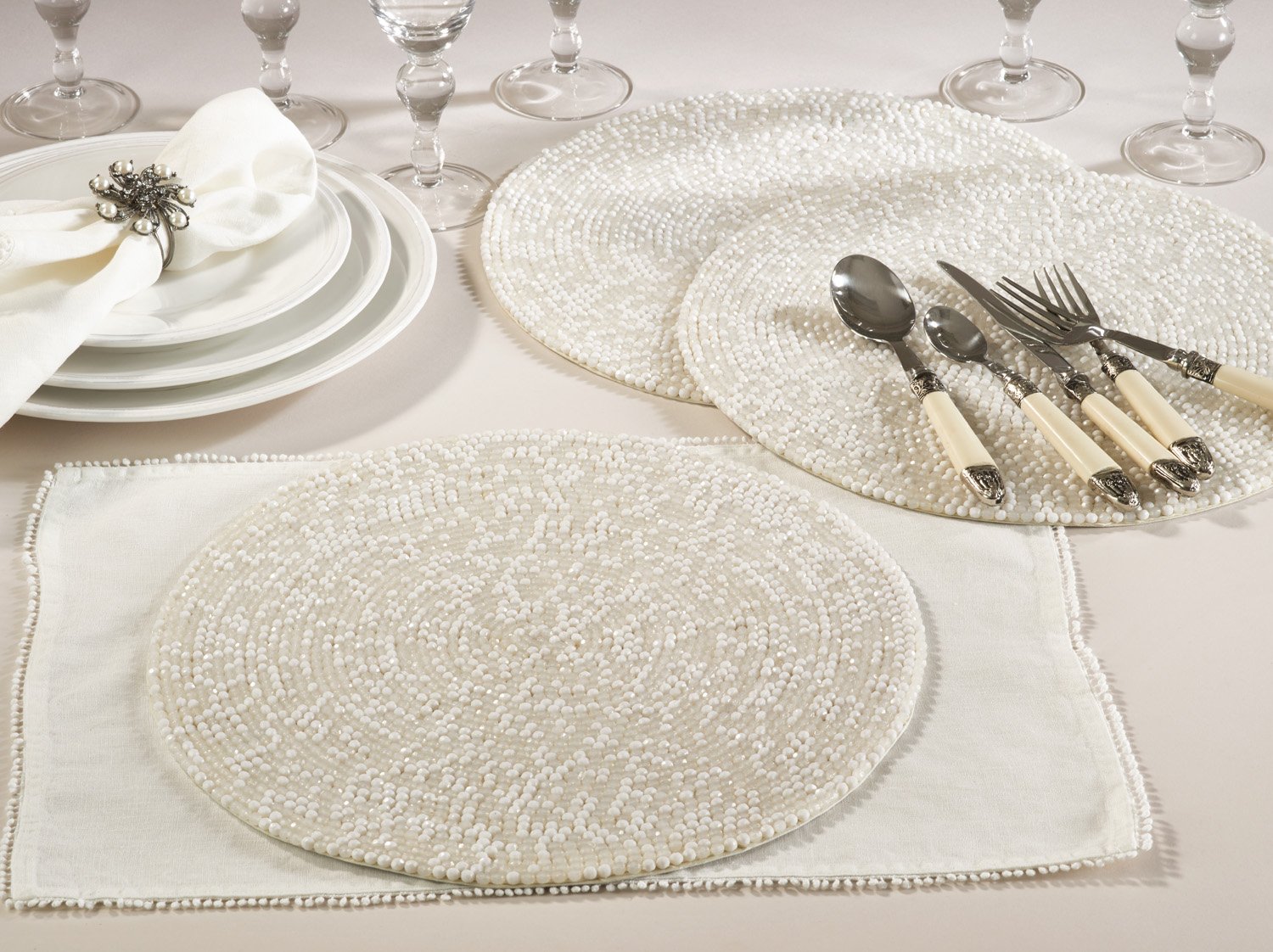 Fennco Styles Handmade Cora Glass Beaded 15inch Round Placemat 1