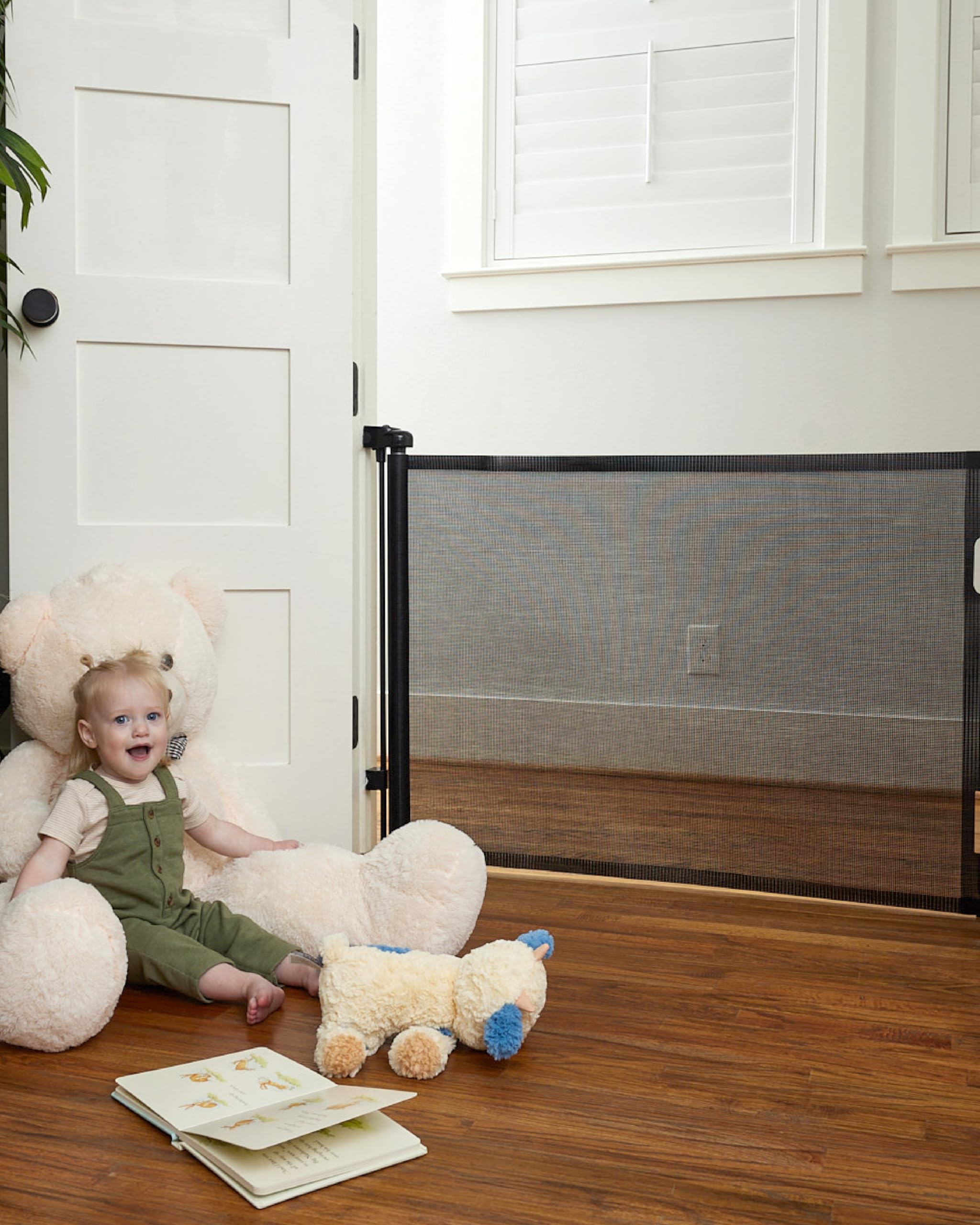 Cumbor Retractable Baby Gates for Stairs 33" Tall, Extends to 76