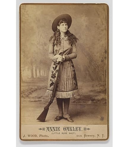 希少 アニー・オークリー ビンテージ写真 Amazon.com: Annie Oakley Color Photo: Photographs