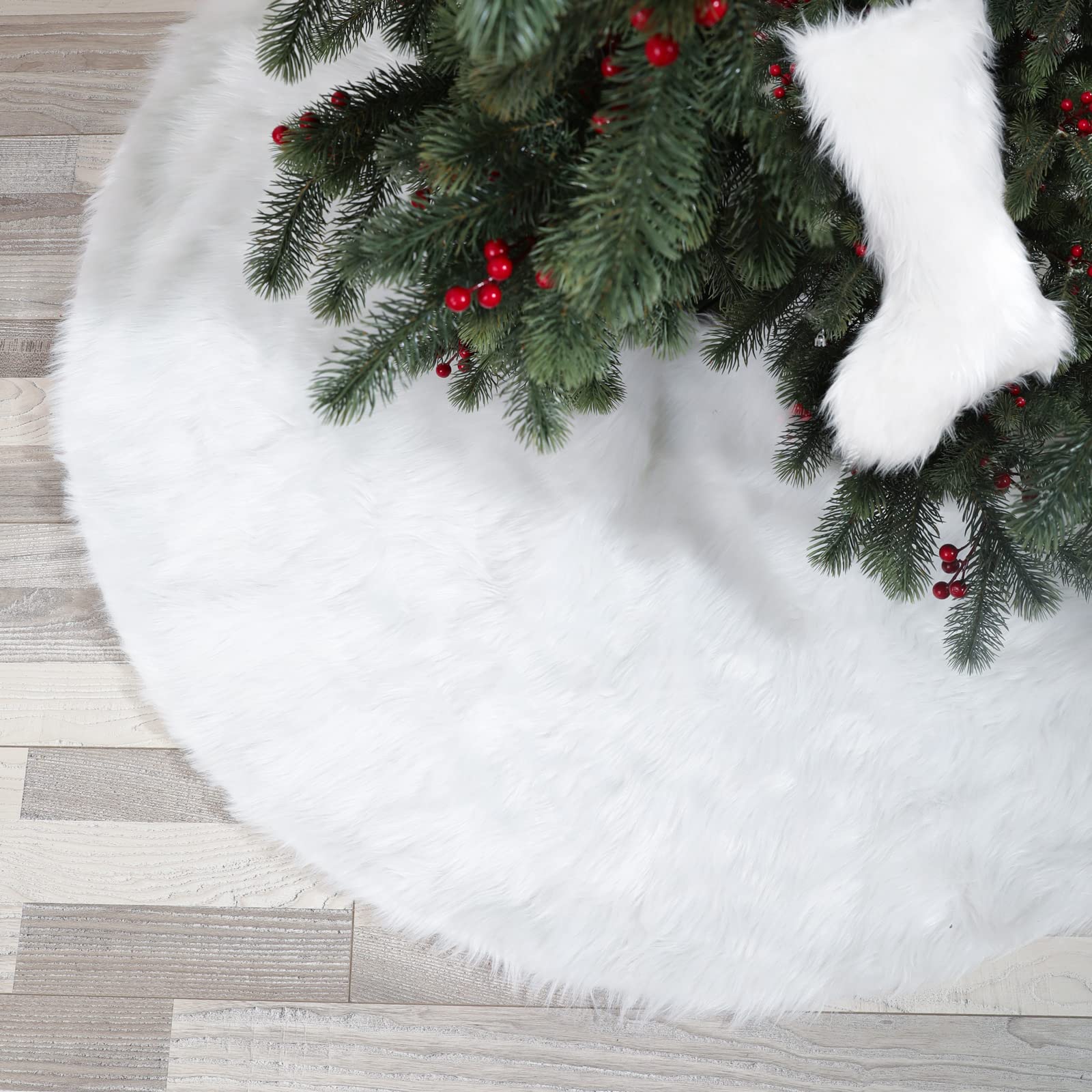 Photo 1 of White Christmas Tree Skirt, Tree Skirt Snow White Plush Velvet Christmas Tree Mat Fluffy Faux Fur Tree Skirt for Christmas Tree Party Decorations (White, 48 Inch)