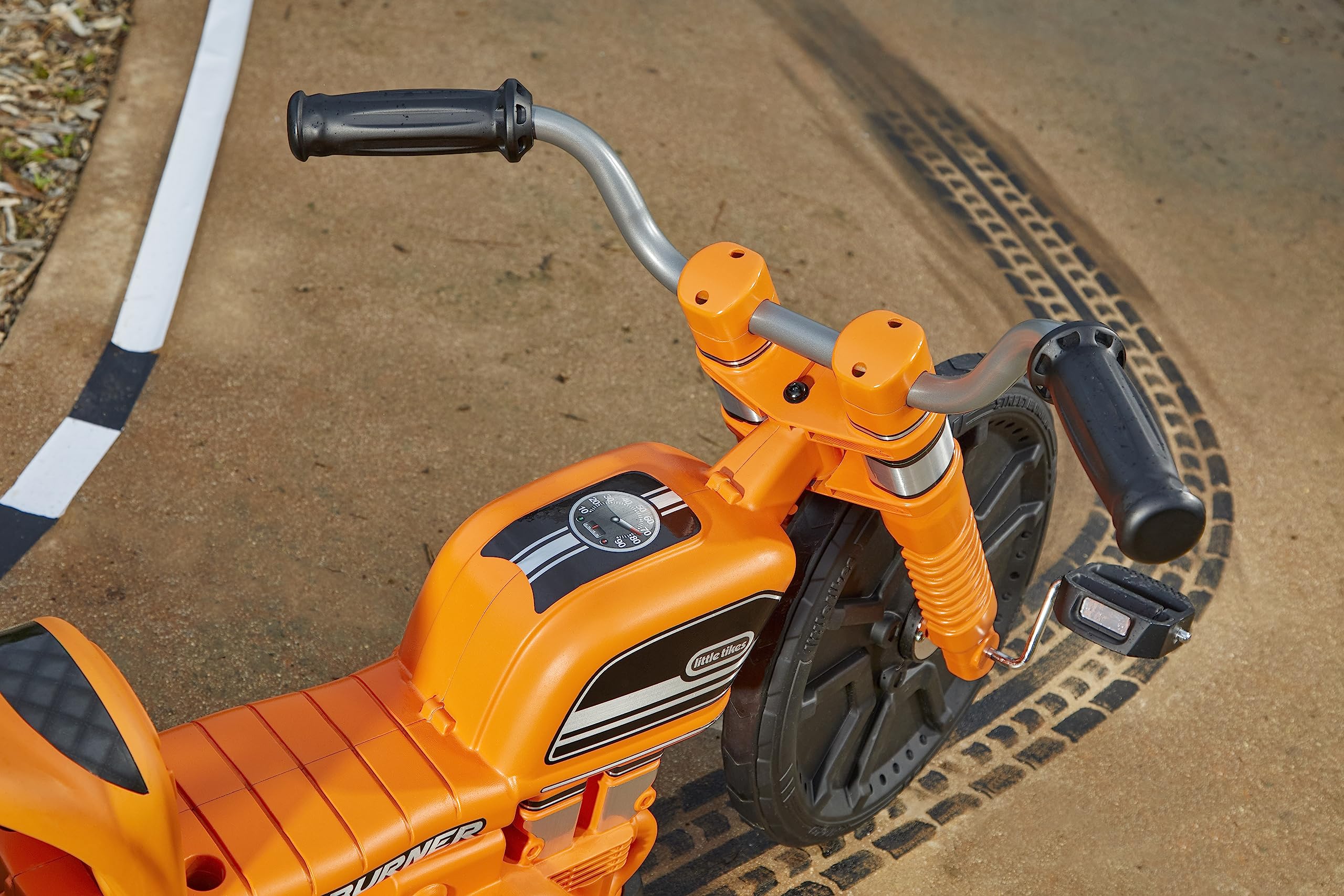 Little Tikes Street Burner Ride-On with Motorcycle Styling, Adjustable Seat, Durable Wheels, Removeable Training Wheels for Kids, Children, Toddlers, Girls, Boys, Ages 3+ Years