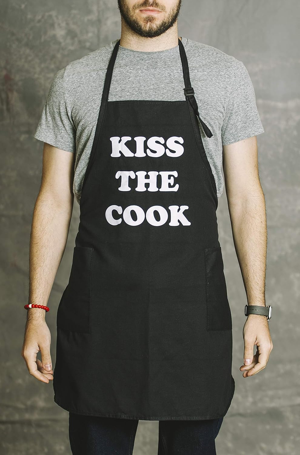 Funny Guy Mugs Kiss The Cook Adjustable Apron with Pockets - Funny Apron For Men & Women - Perfect for Kitchen BBQ Grilling Barbecue Cooking Baking: Kitchen & Dining
