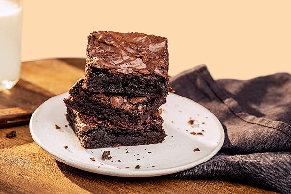 BOB’S RED MILL SIGNATURE CHOCOLATE CAKE BAKING MIX, 15.5OZ (PACK OF 1) – NON GMO, KOSHER