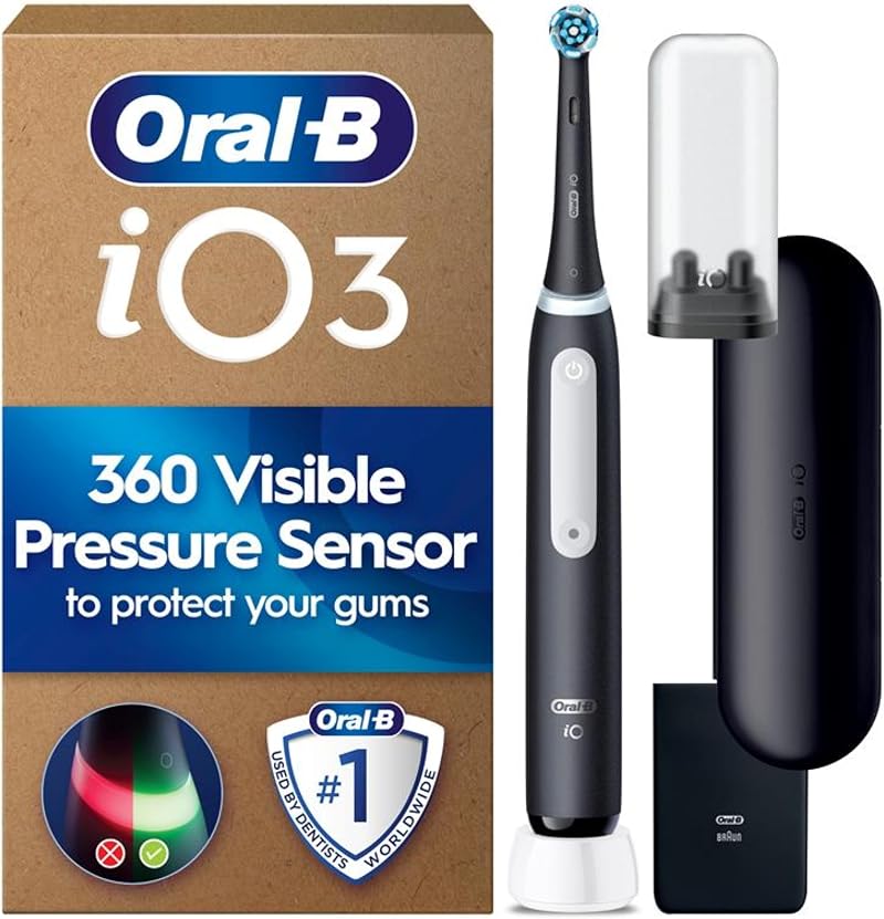 Oral-B iO 3 Matt Black Ultimate Clean Electric Toothbrush with Charger Pouch