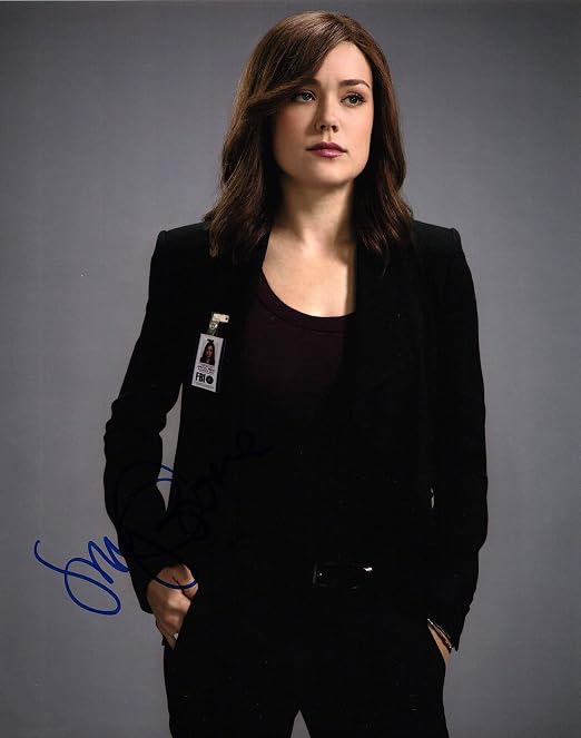 Amazon Com Megan Boone The Blacklist Signed Autographed 8 X 10