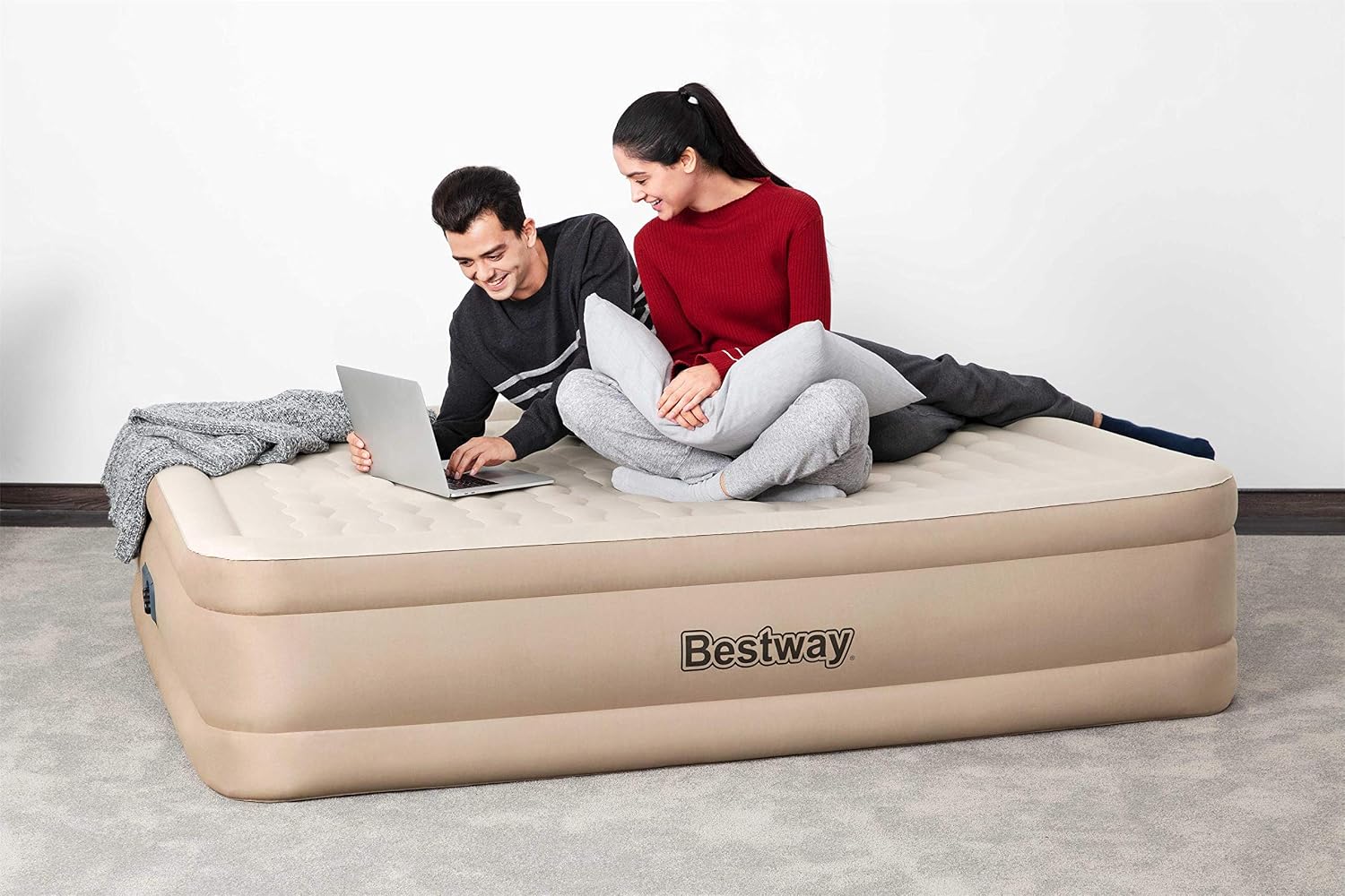 Bestway 80" x 60" x 18"/2.03m x 1.52m x 46cm Fortech Airbed Queen Built-in AC pump, Colour - Image 4