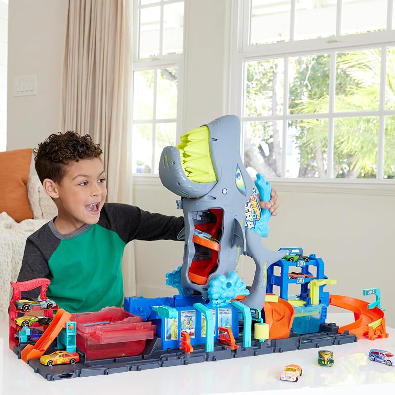 Hot Wheels City "Vamos correr!" Netflix - Túnel de lavagem de carro com tubarão, pista de carro de brinquedo, inclui 1 veículo que muda de cor com água, brinquedo +4 anos (HTN82)